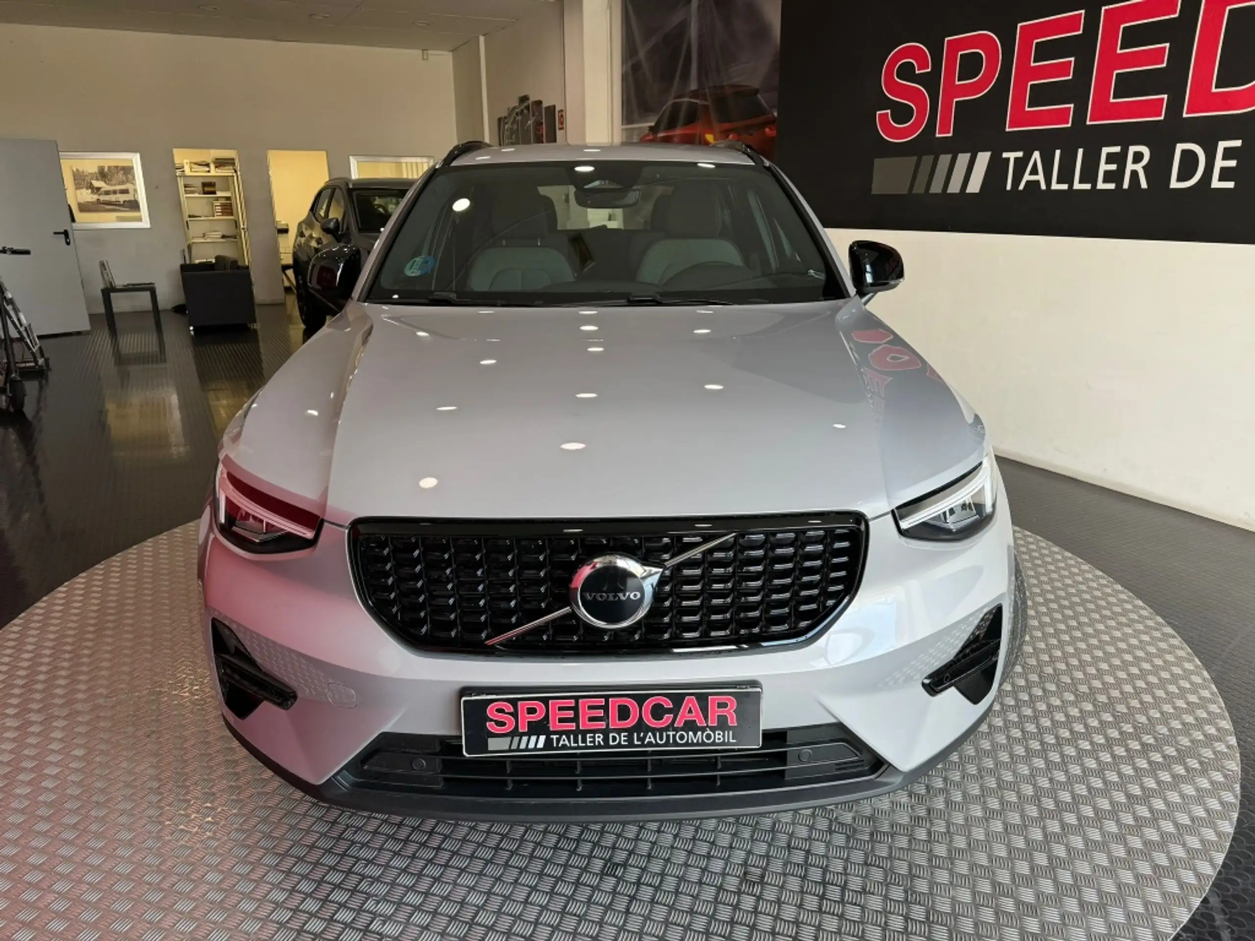 Volvo - XC40