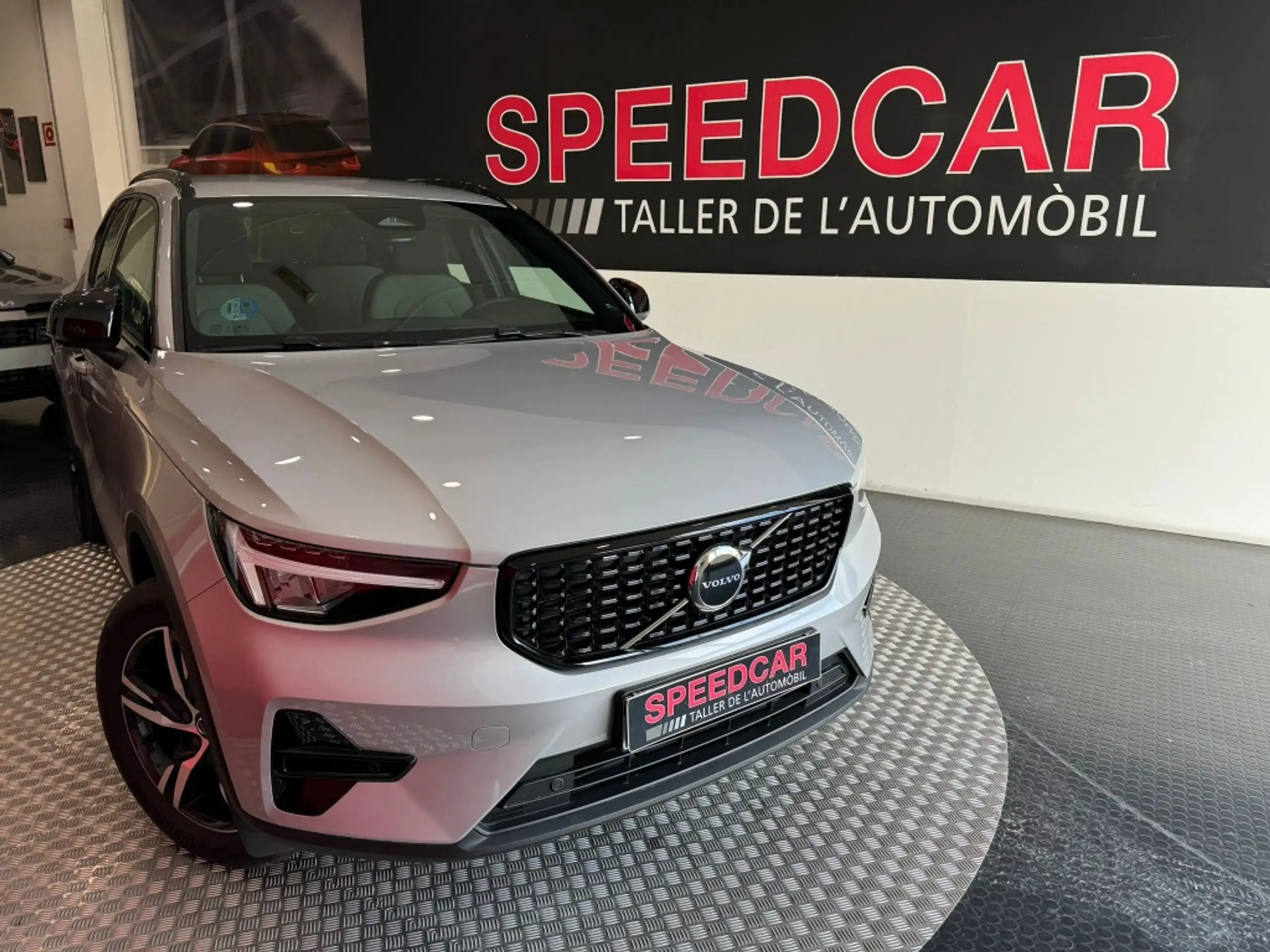 Volvo - XC40