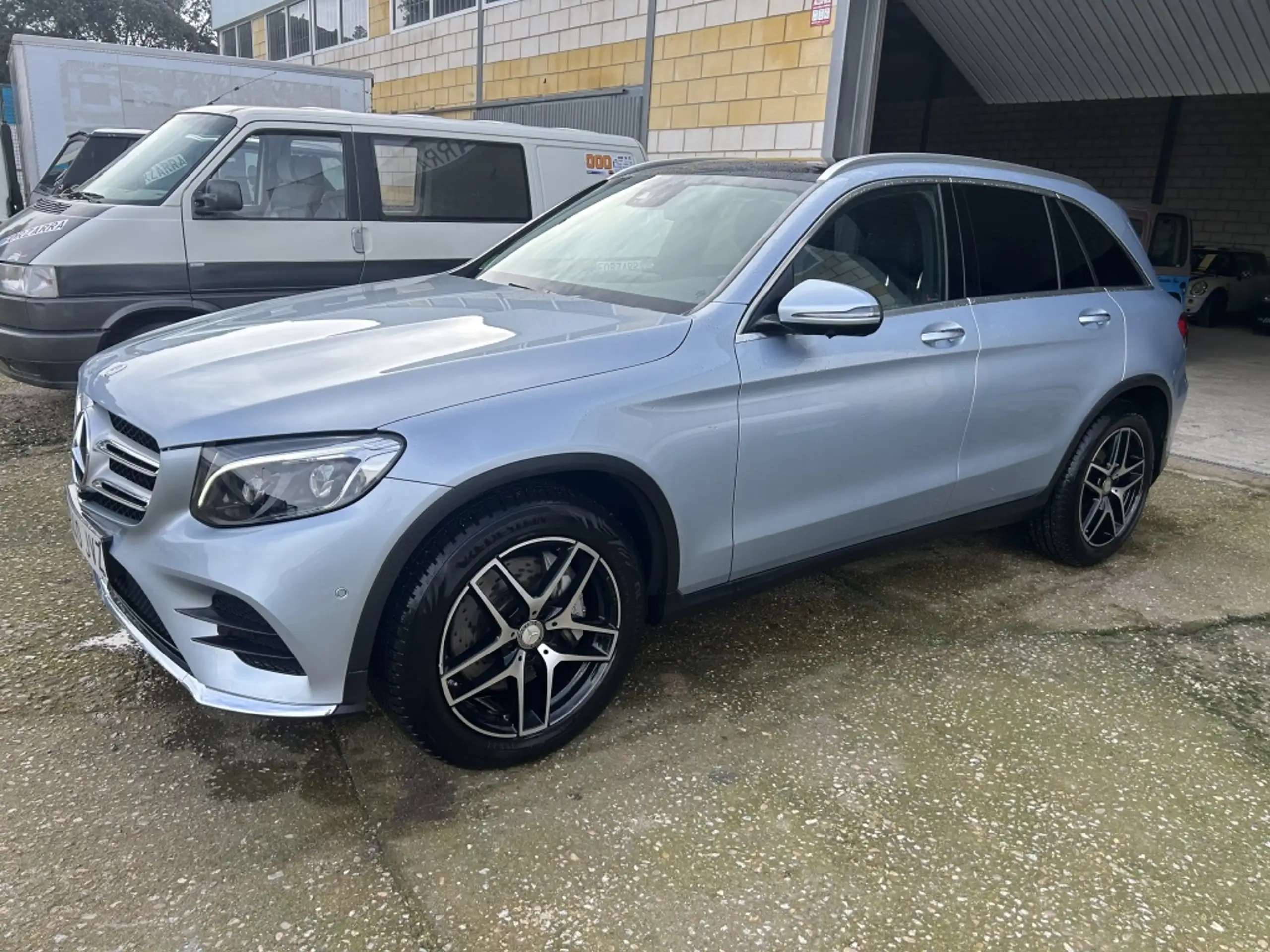 Mercedes-Benz - GLC 250