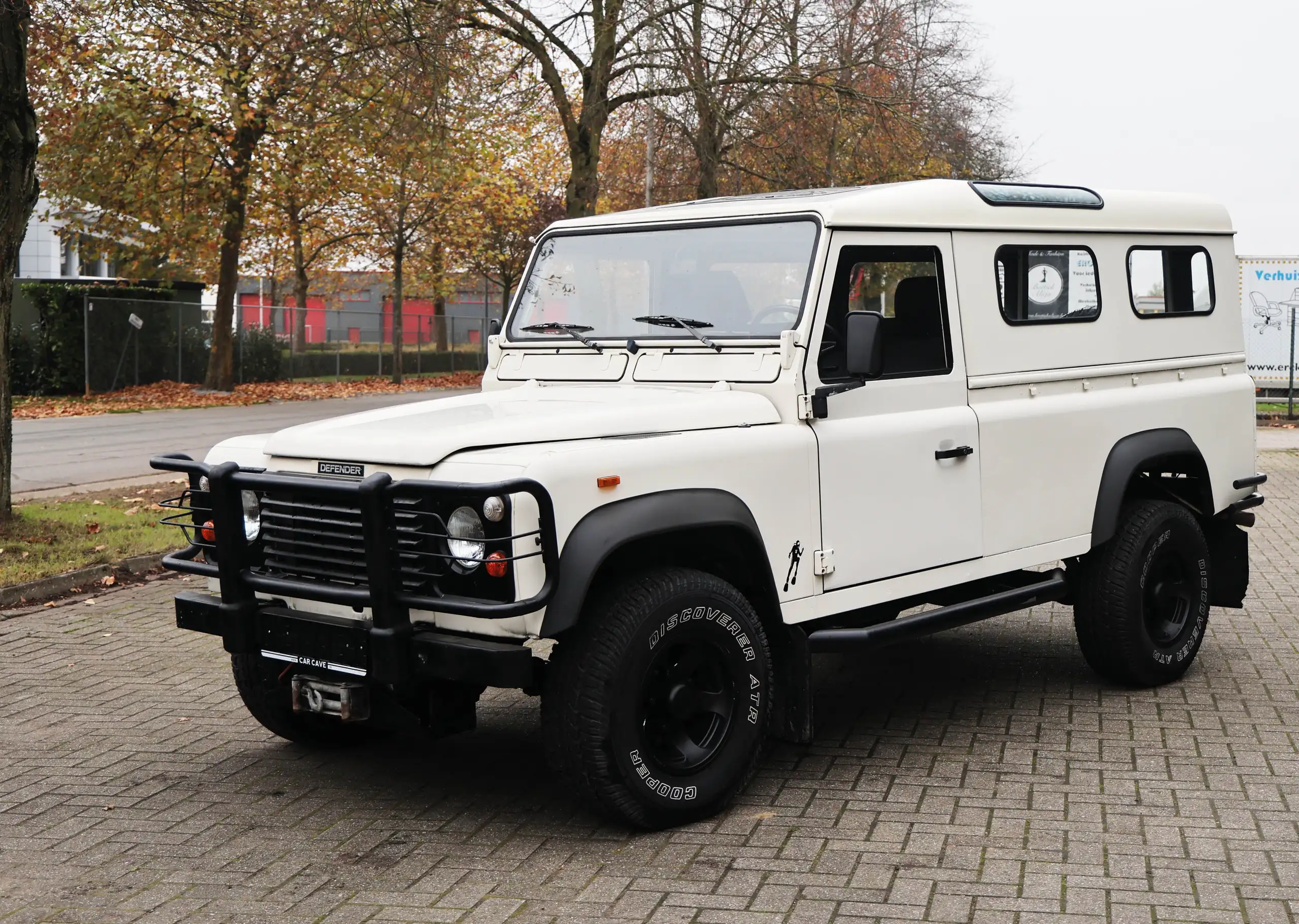 Land Rover - Defender