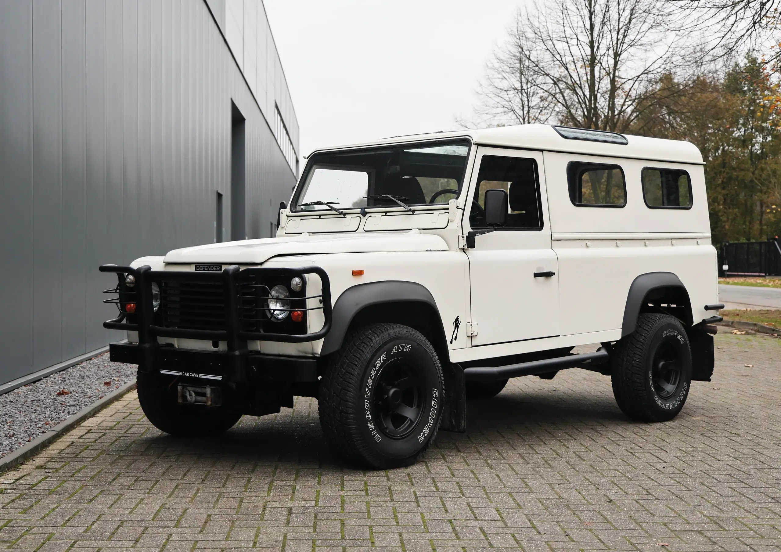 Land Rover - Defender