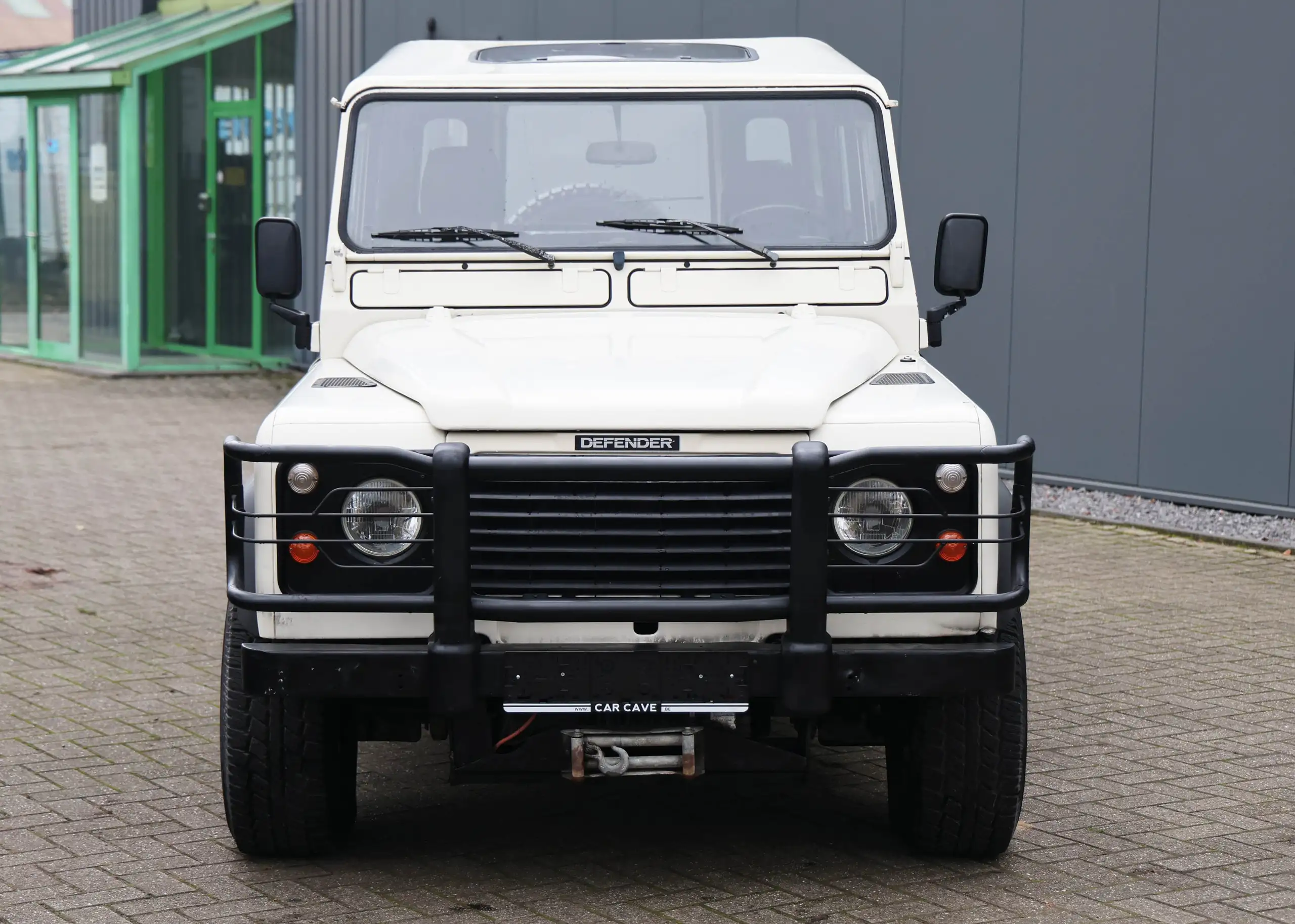 Land Rover - Defender