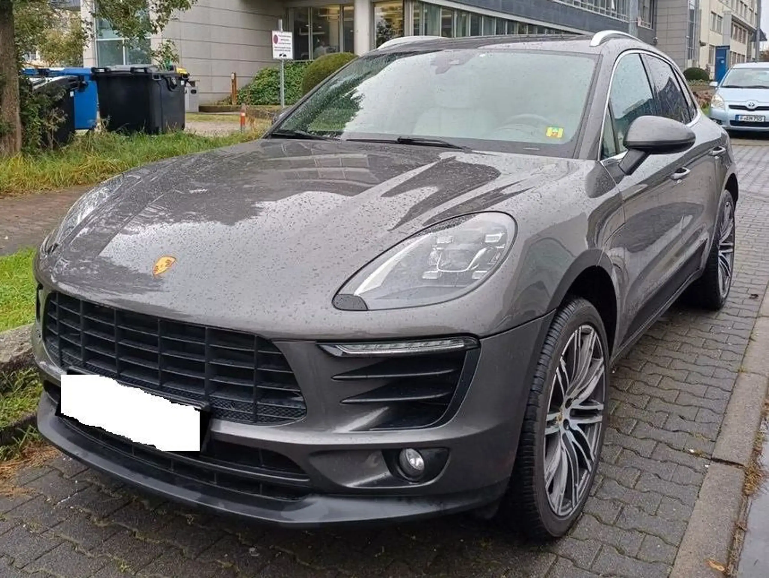 Porsche - Macan