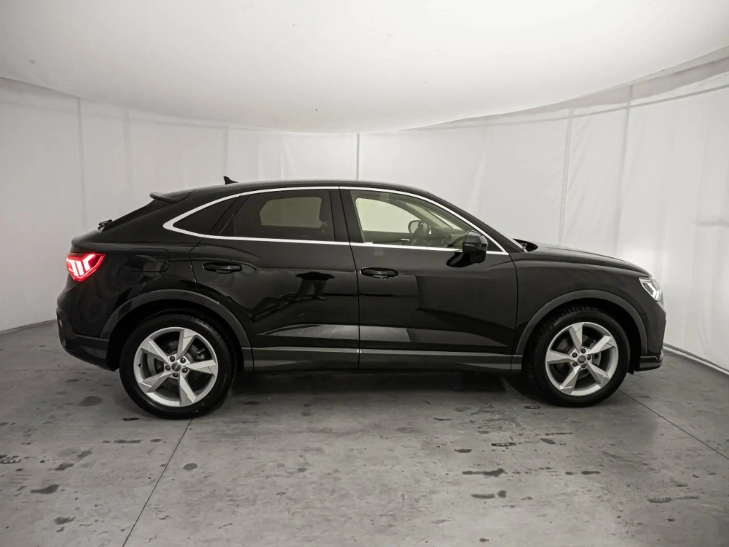 Audi - Q3