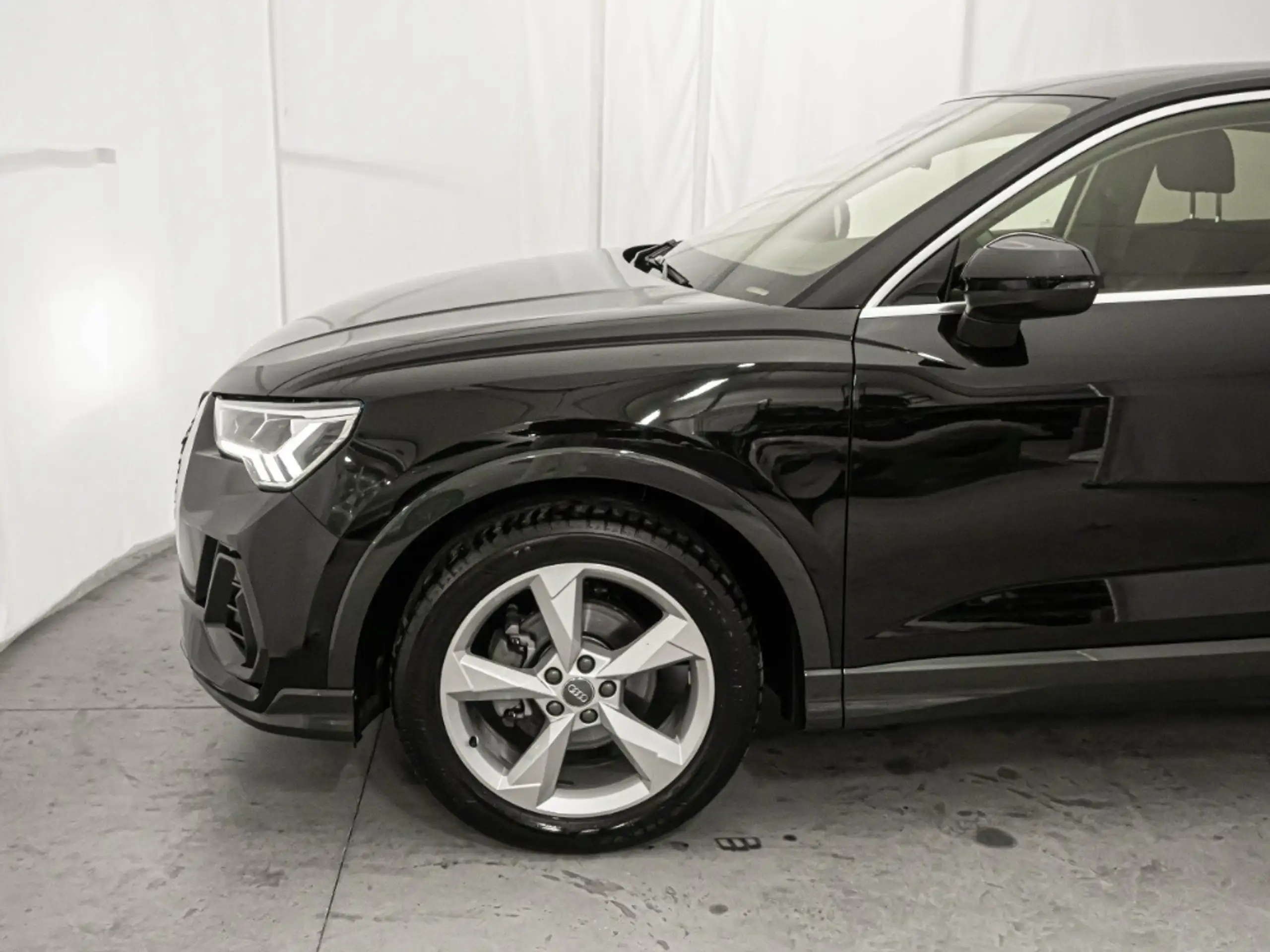 Audi - Q3