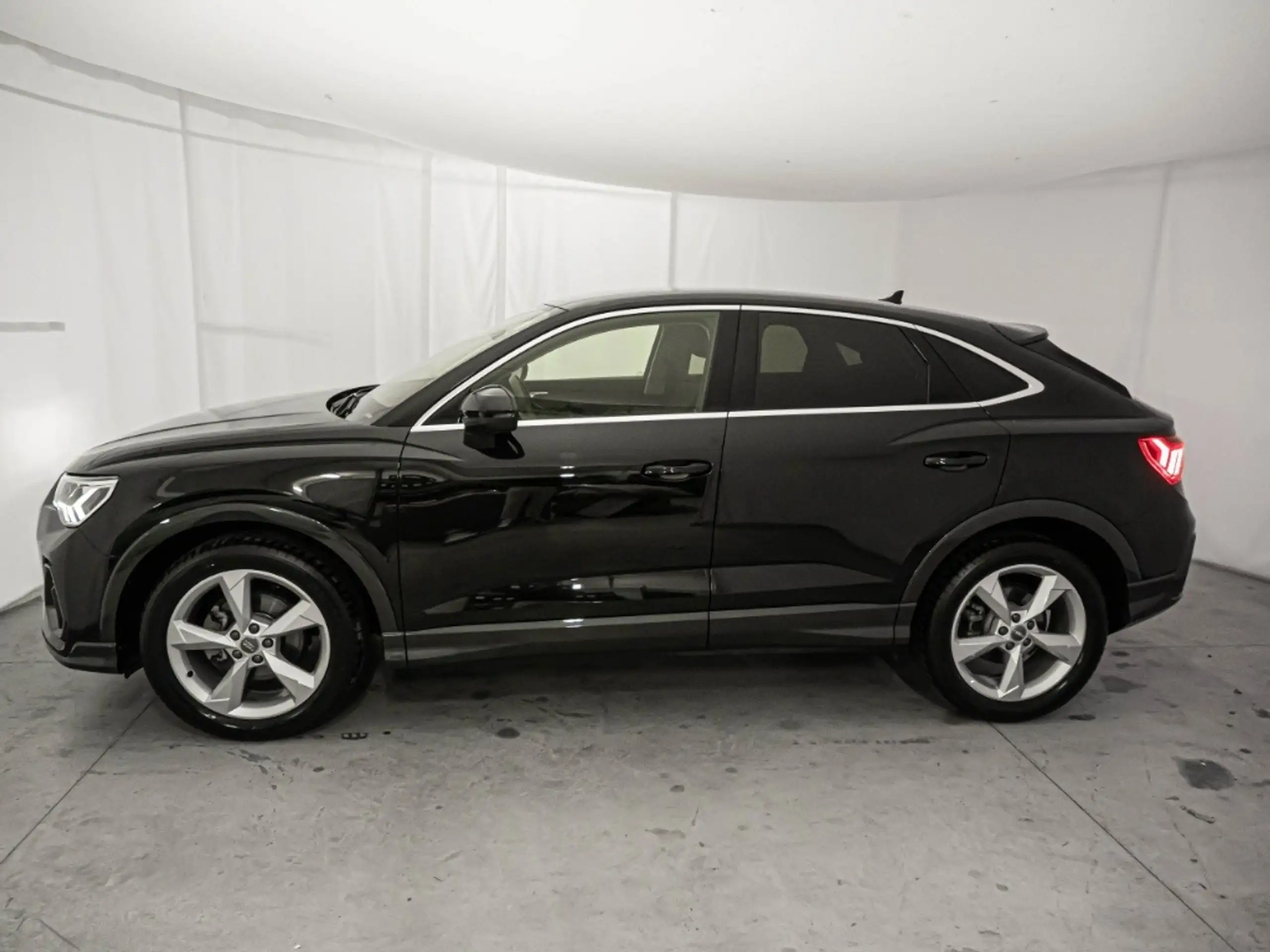 Audi - Q3