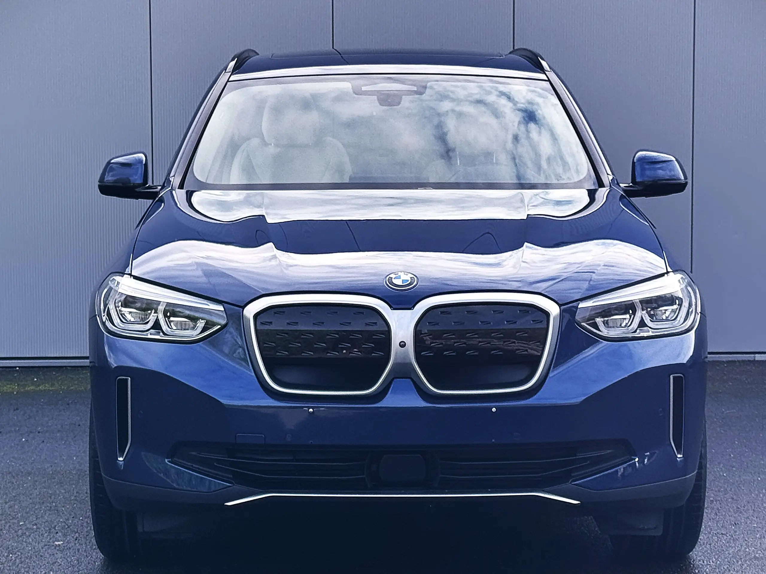 BMW - iX3