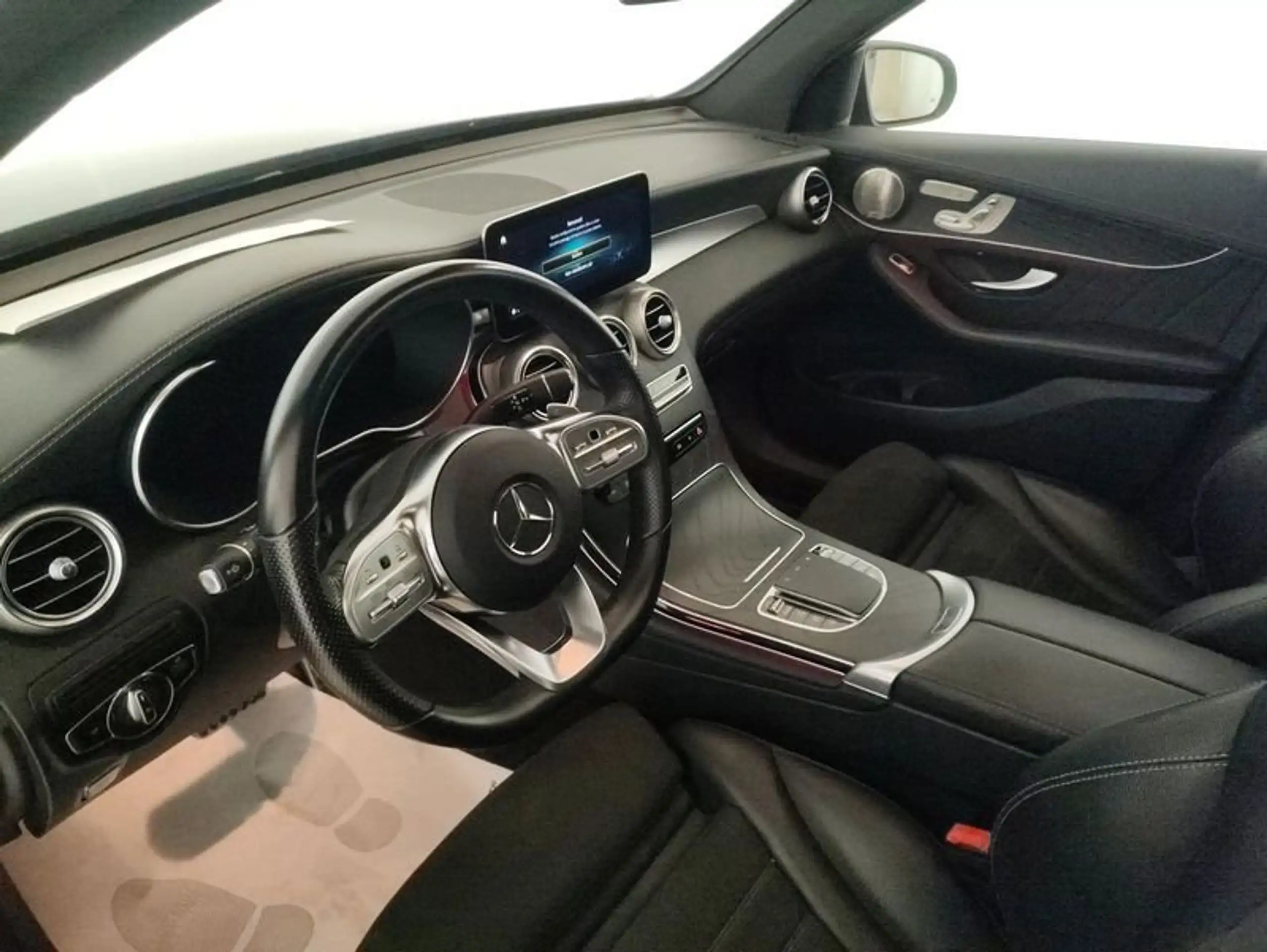 Mercedes-Benz - GLC 300