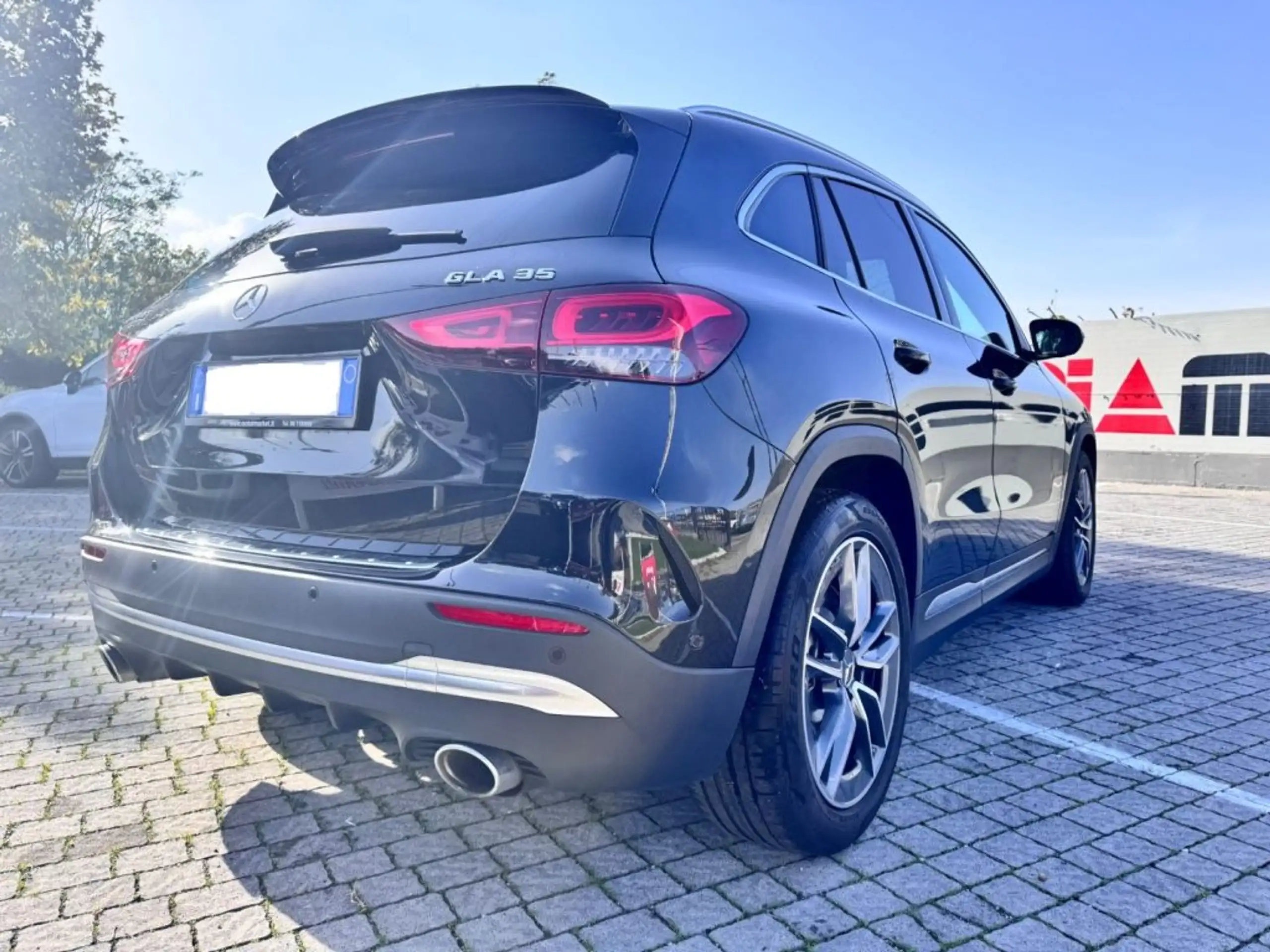 Mercedes-Benz - GLA 35 AMG