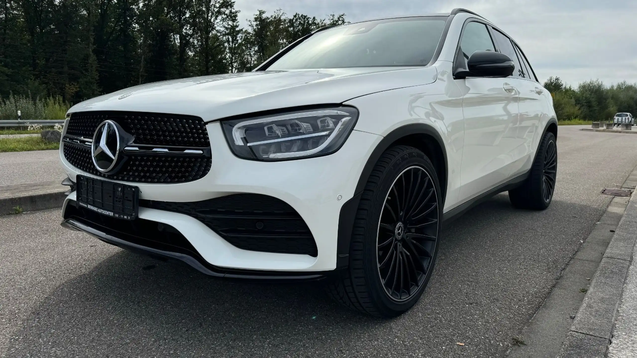 Mercedes-Benz - GLC 300