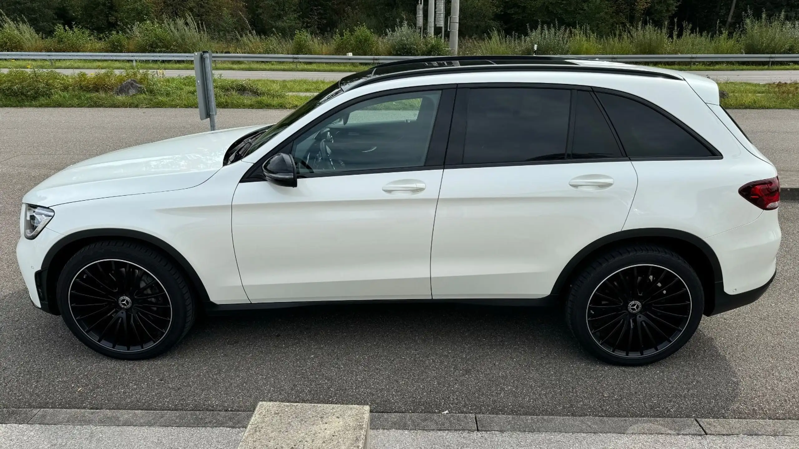 Mercedes-Benz - GLC 300