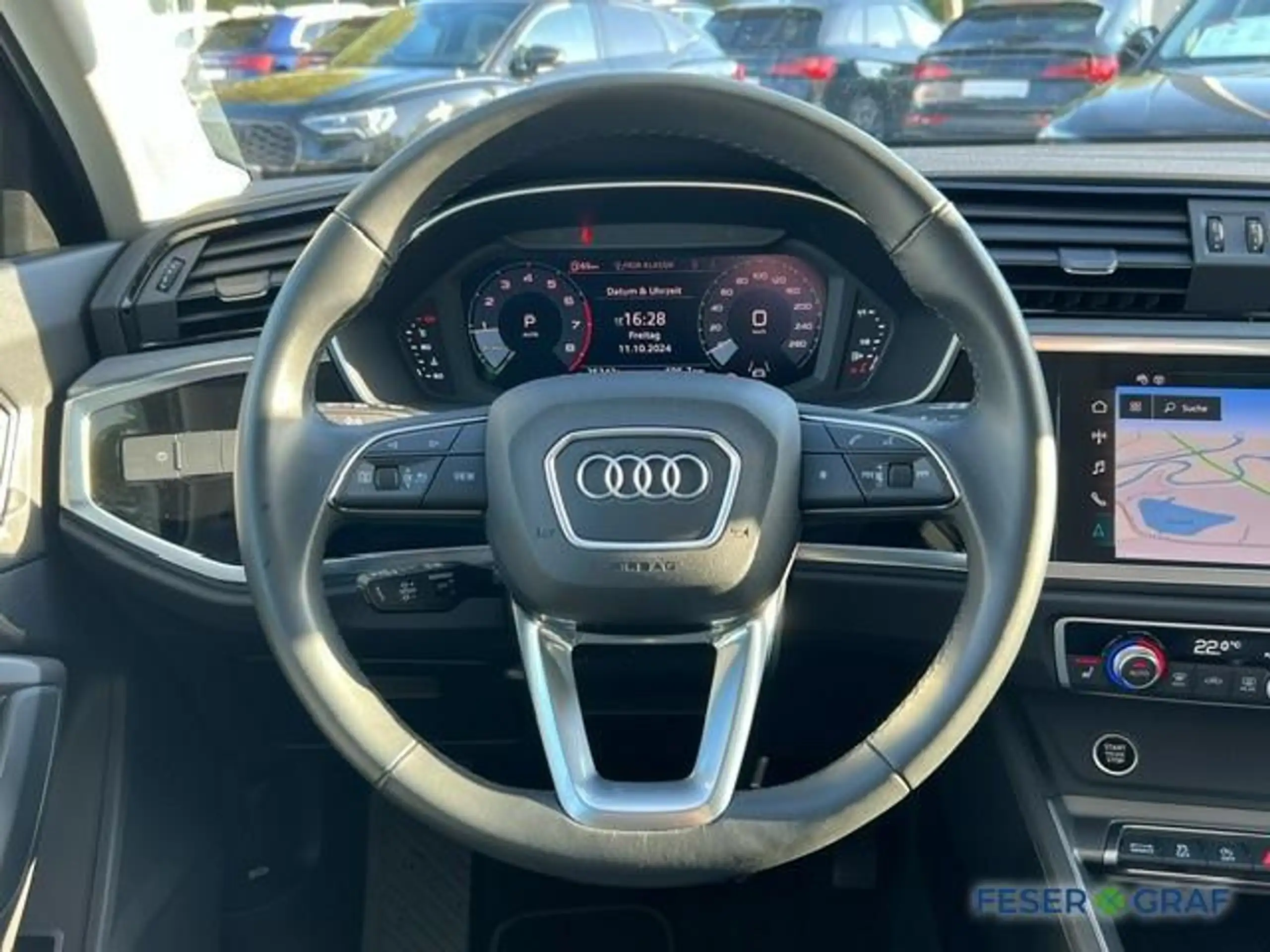 Audi - Q3