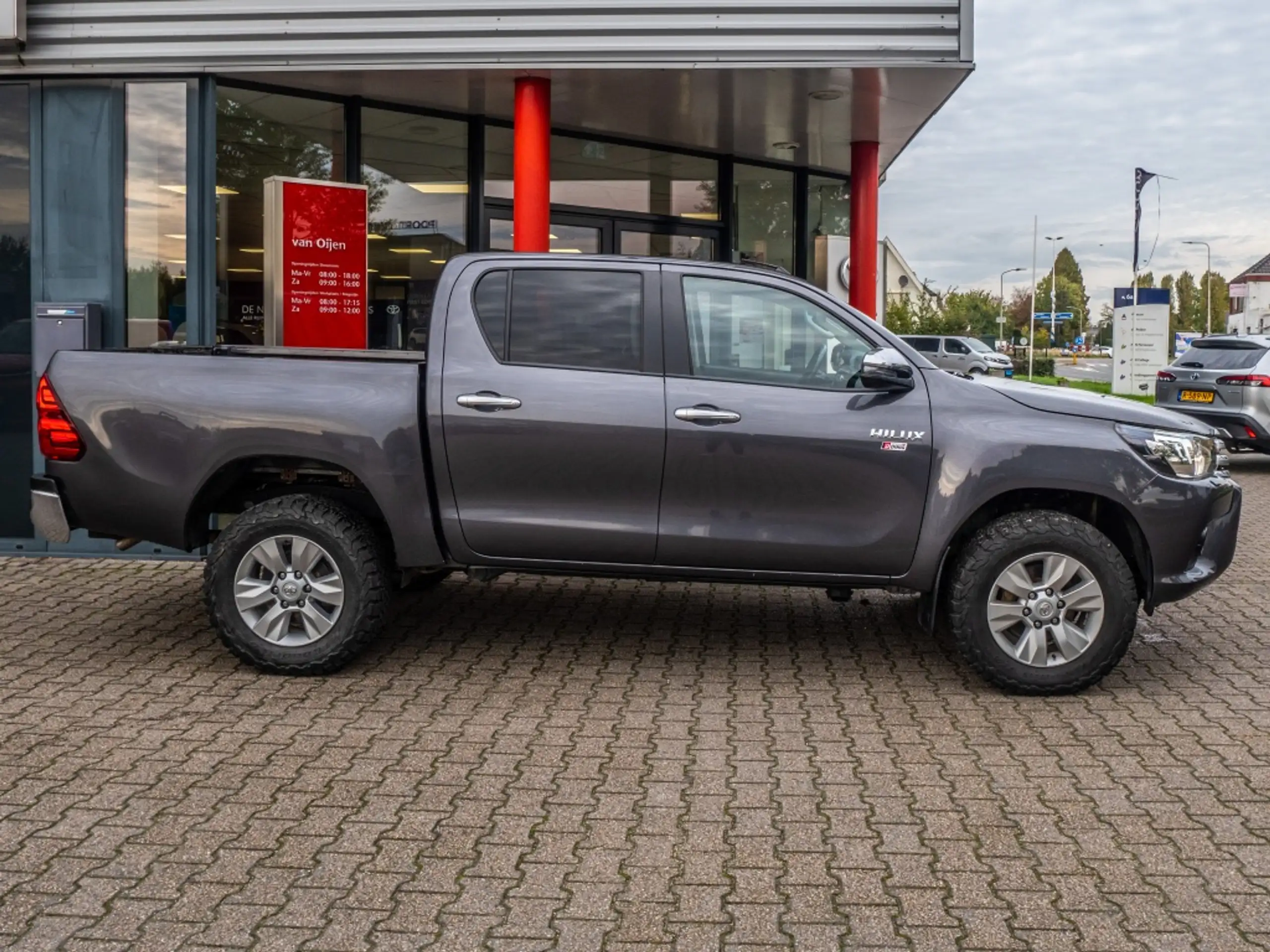 Toyota - Hilux