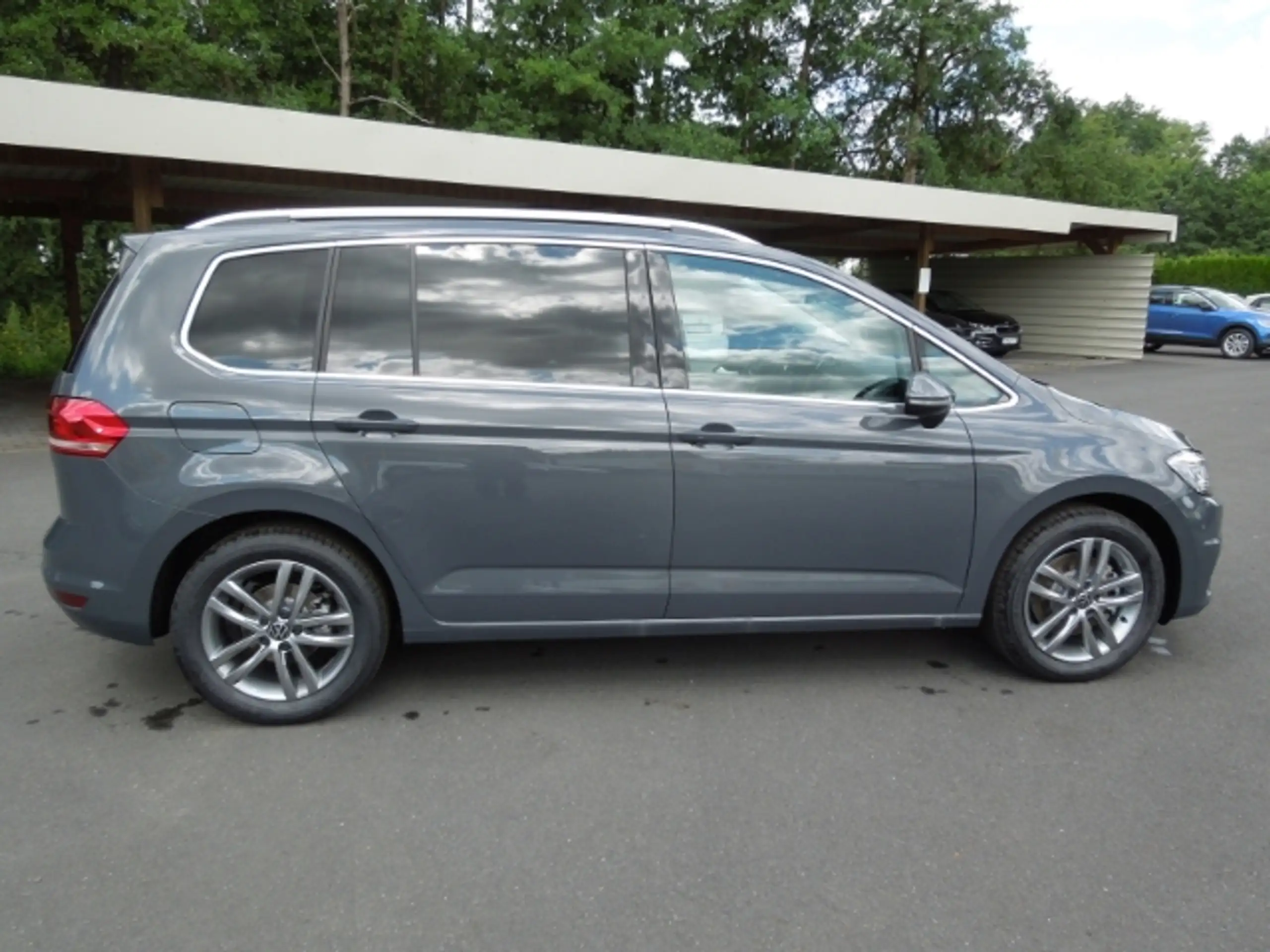 Volkswagen - Touran