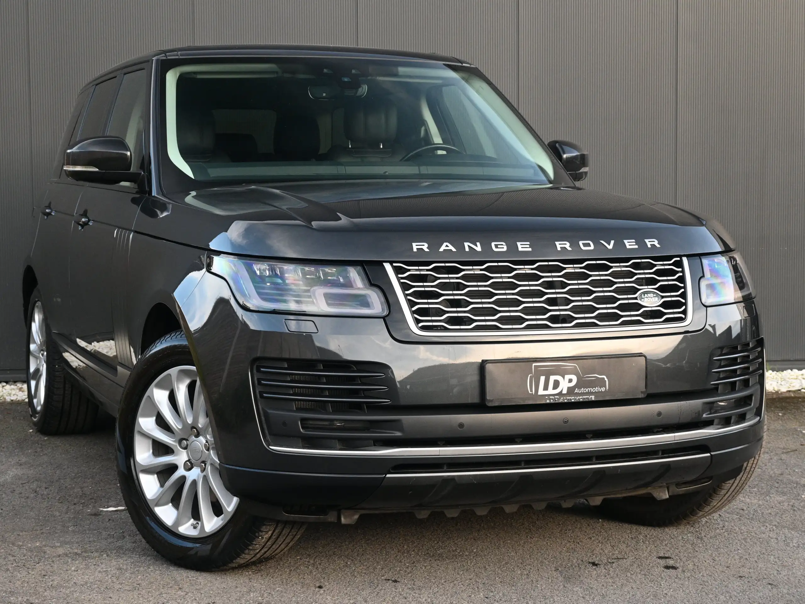 Land Rover - Range Rover