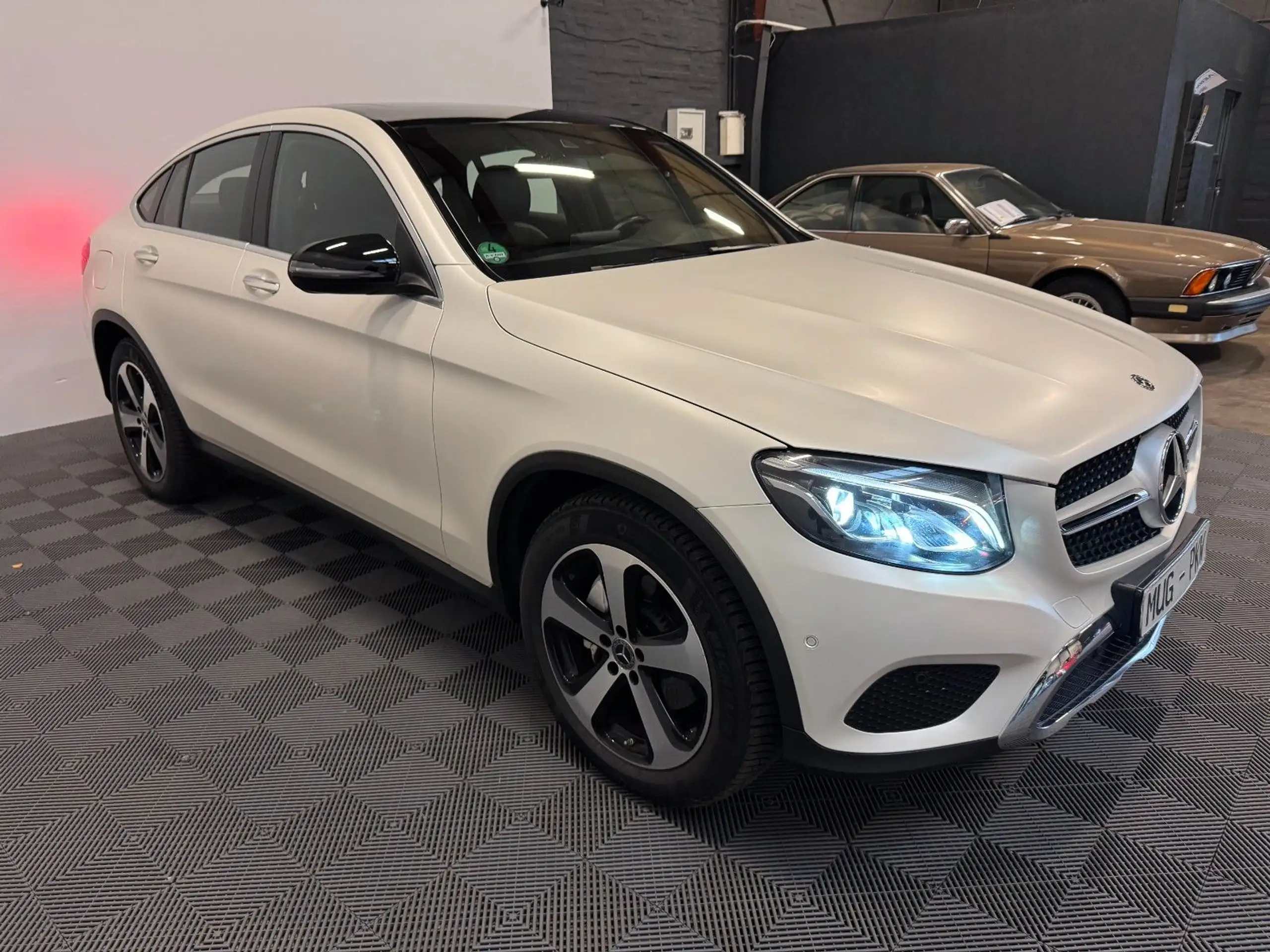 Mercedes-Benz - GLC 250