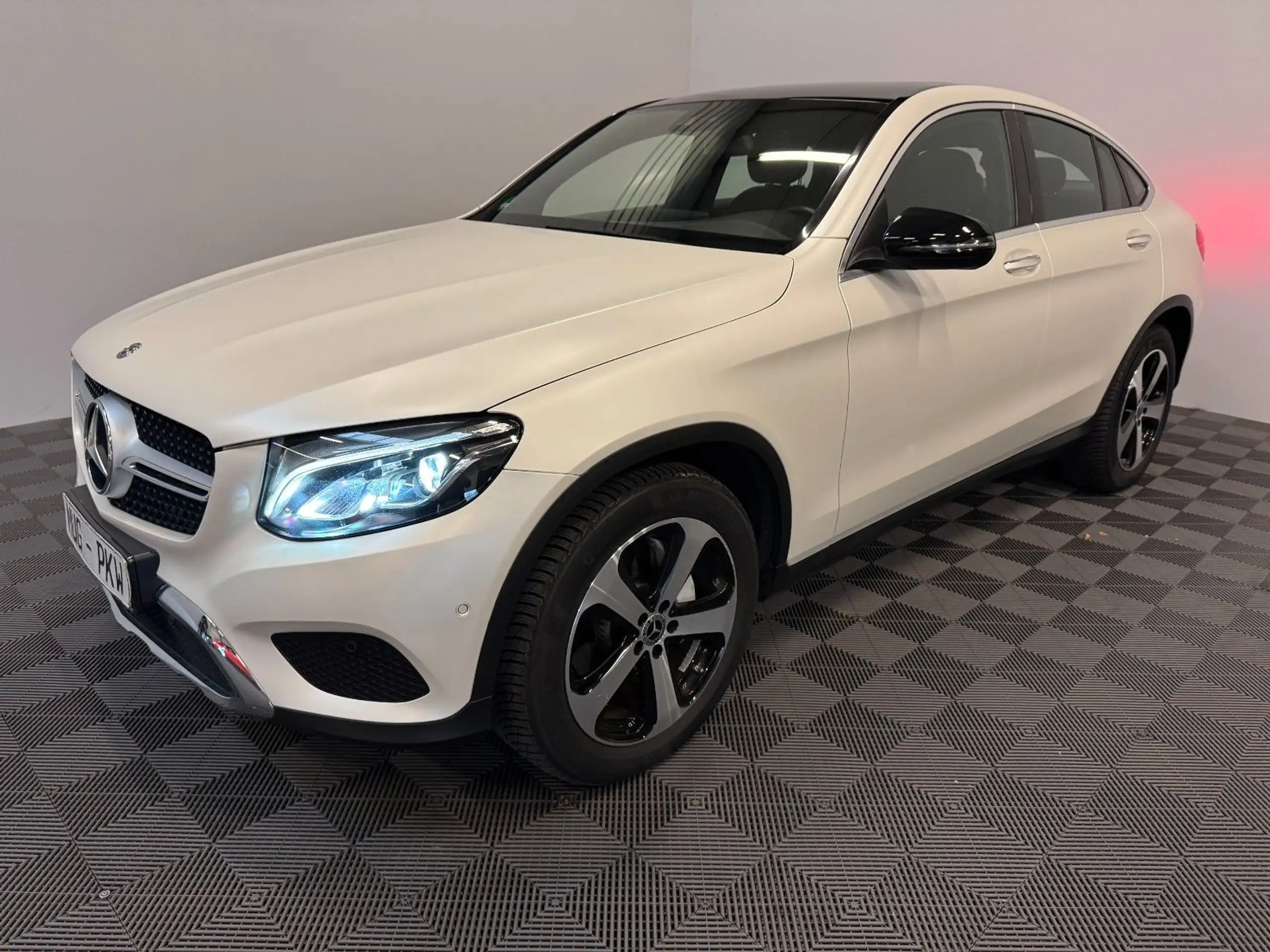 Mercedes-Benz - GLC 250