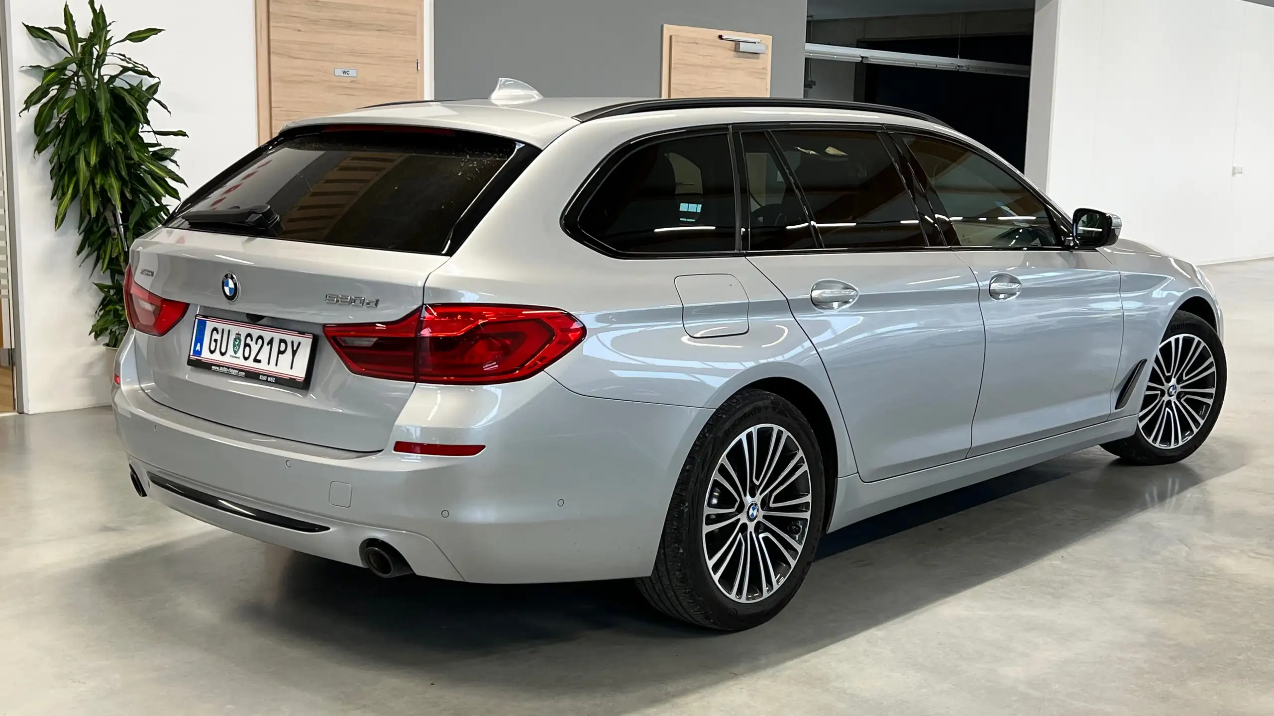 BMW - 520