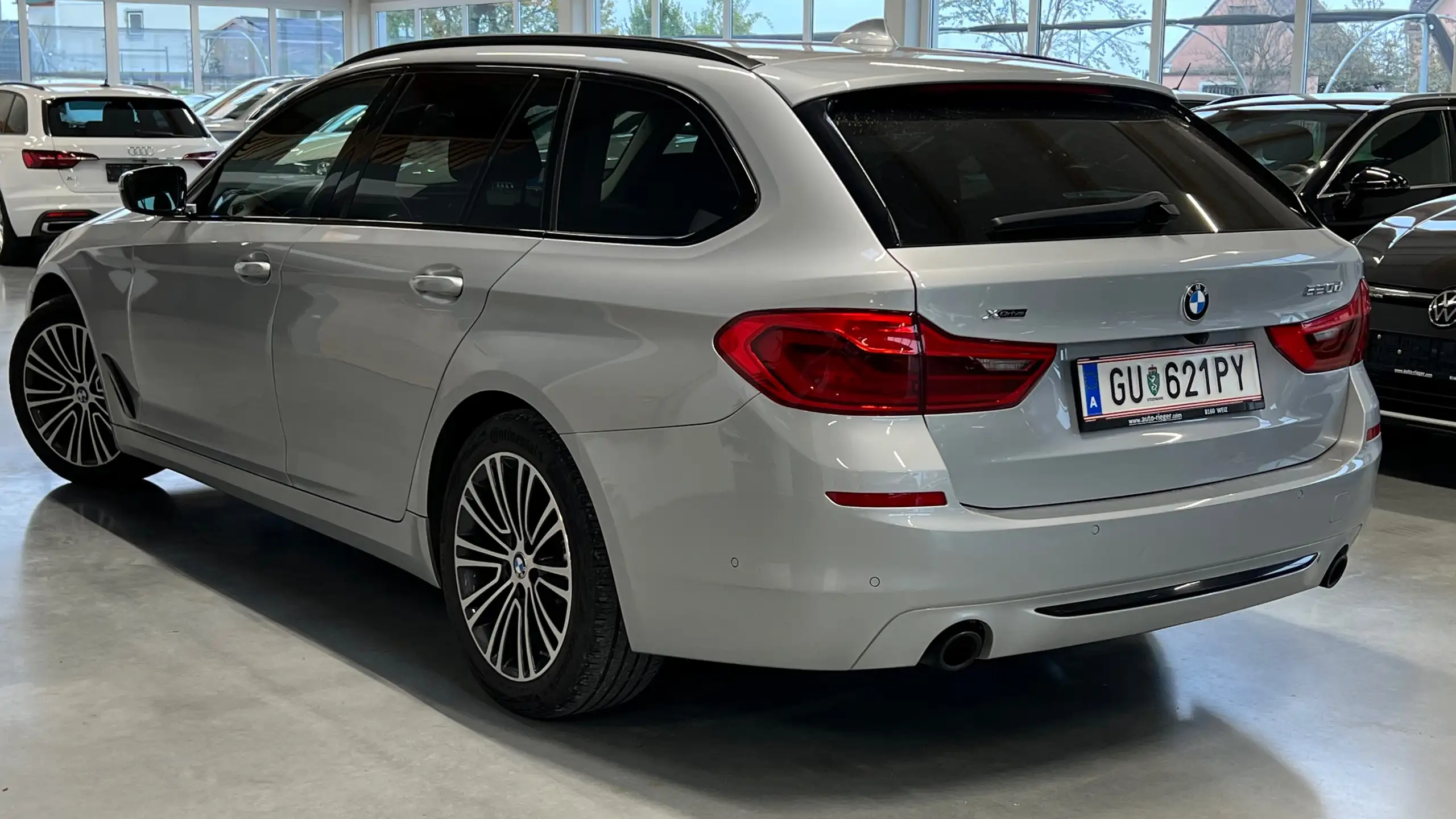 BMW - 520