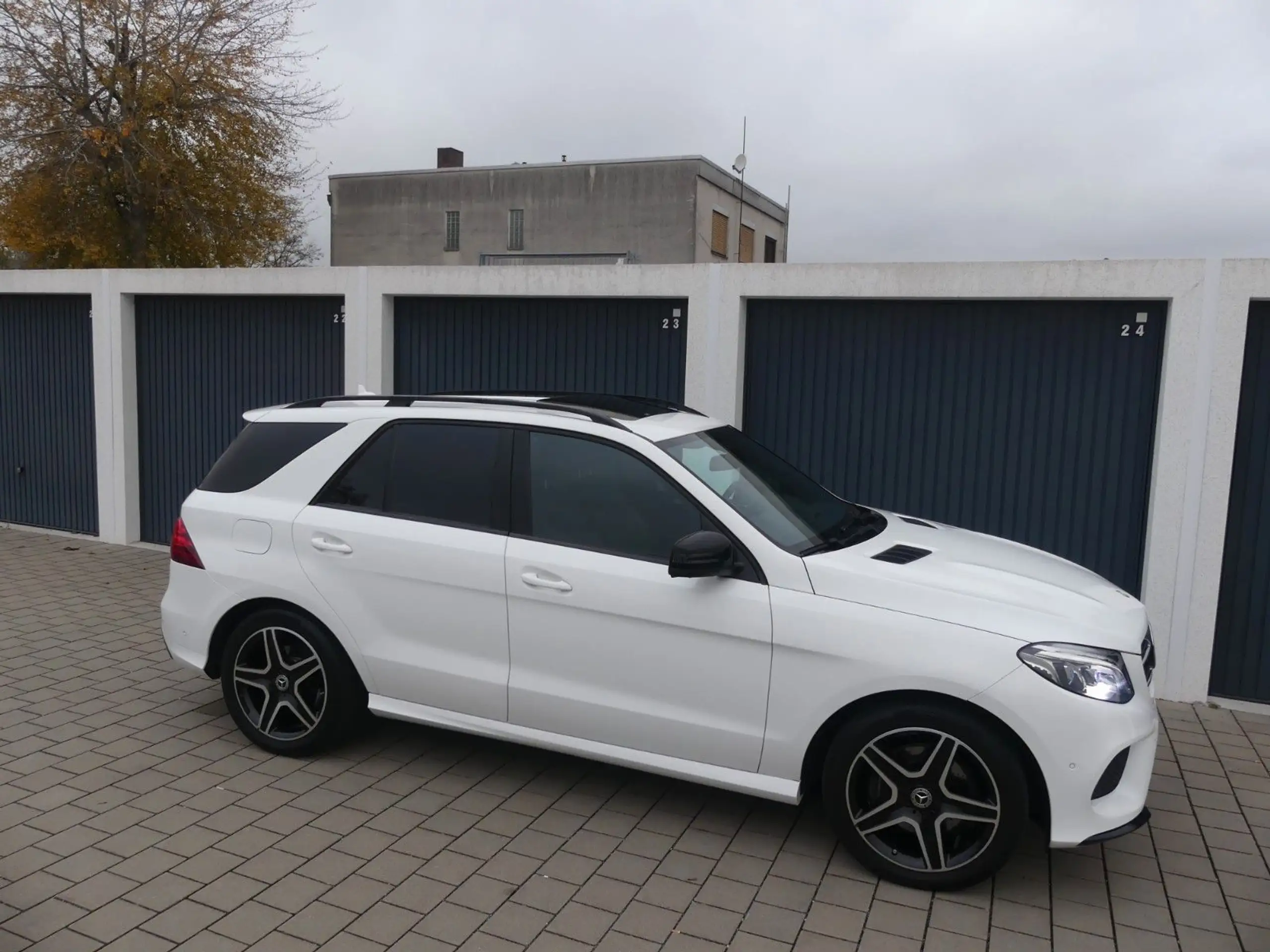 Mercedes-Benz - GLE 350