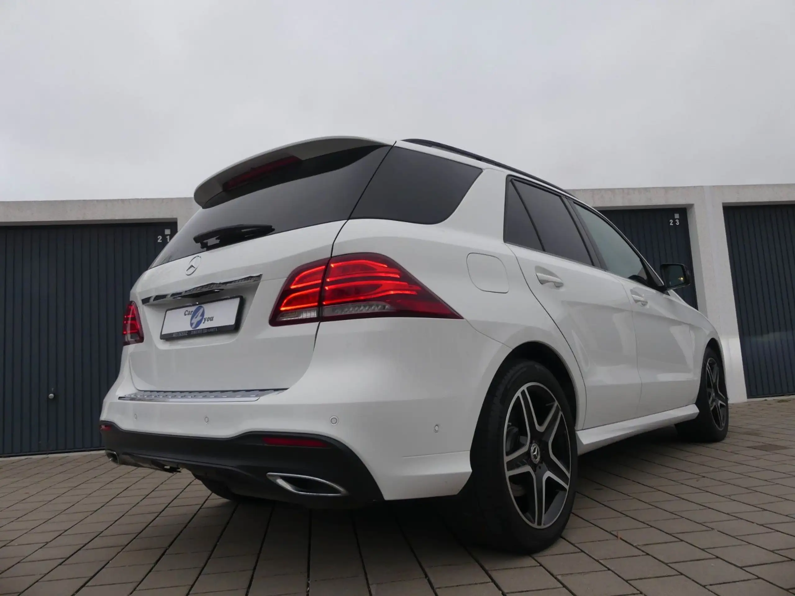 Mercedes-Benz - GLE 350