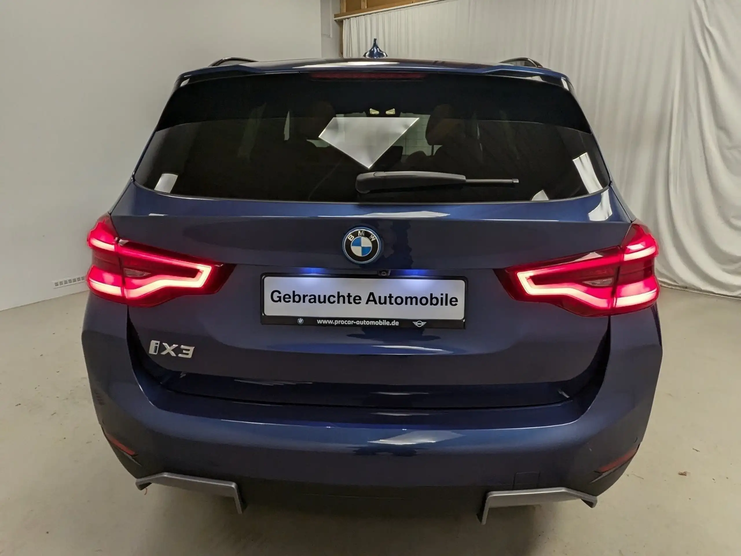 BMW - iX3