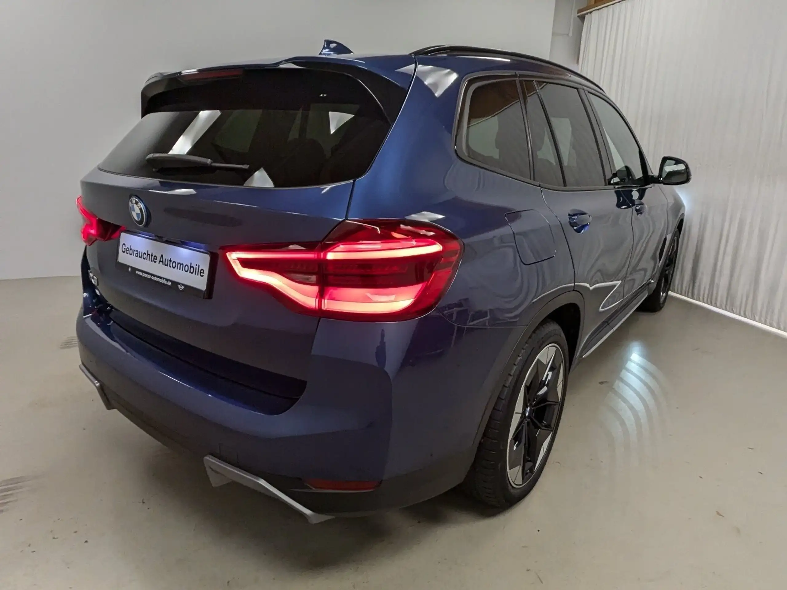 BMW - iX3