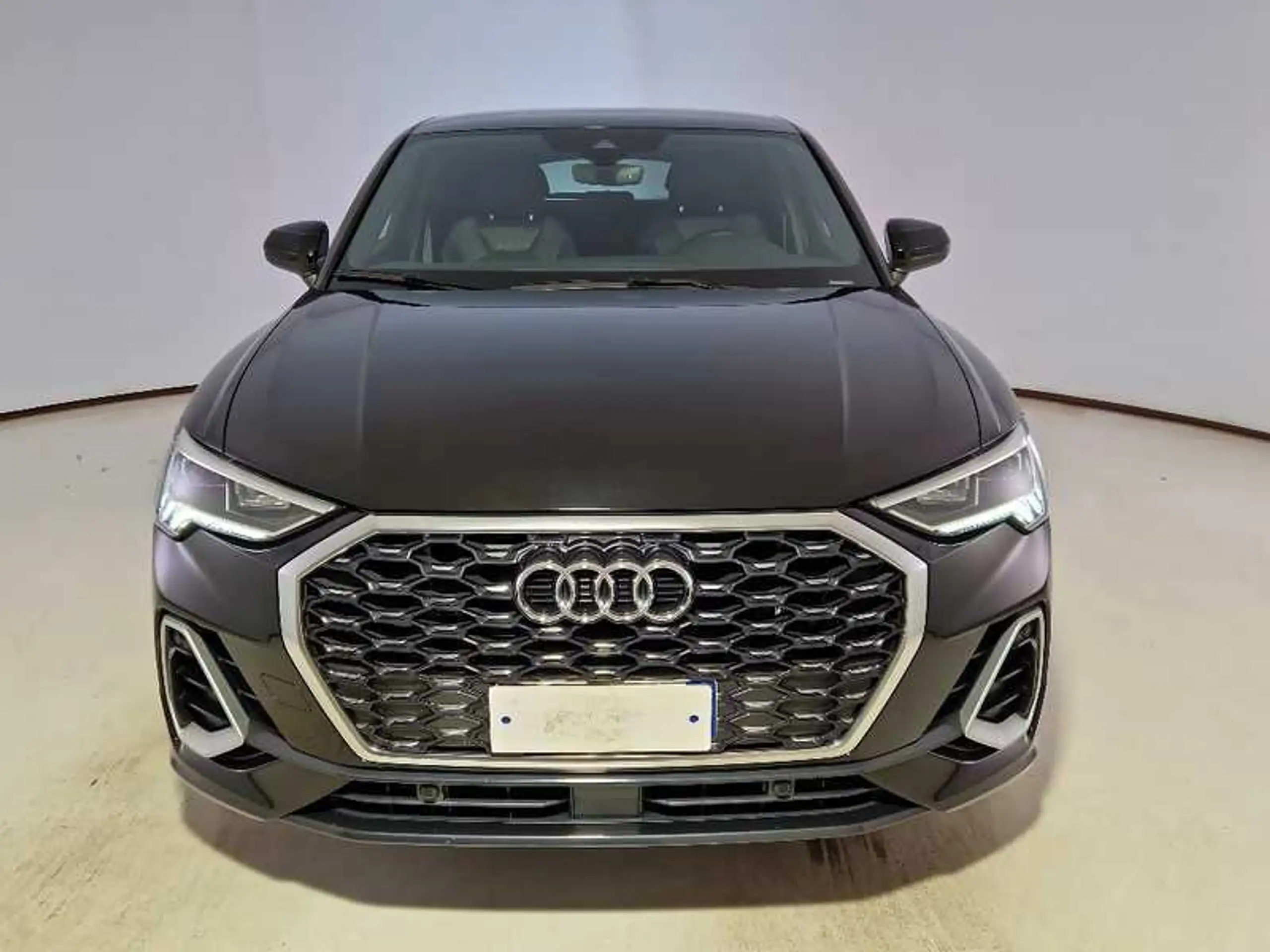 Audi - Q3