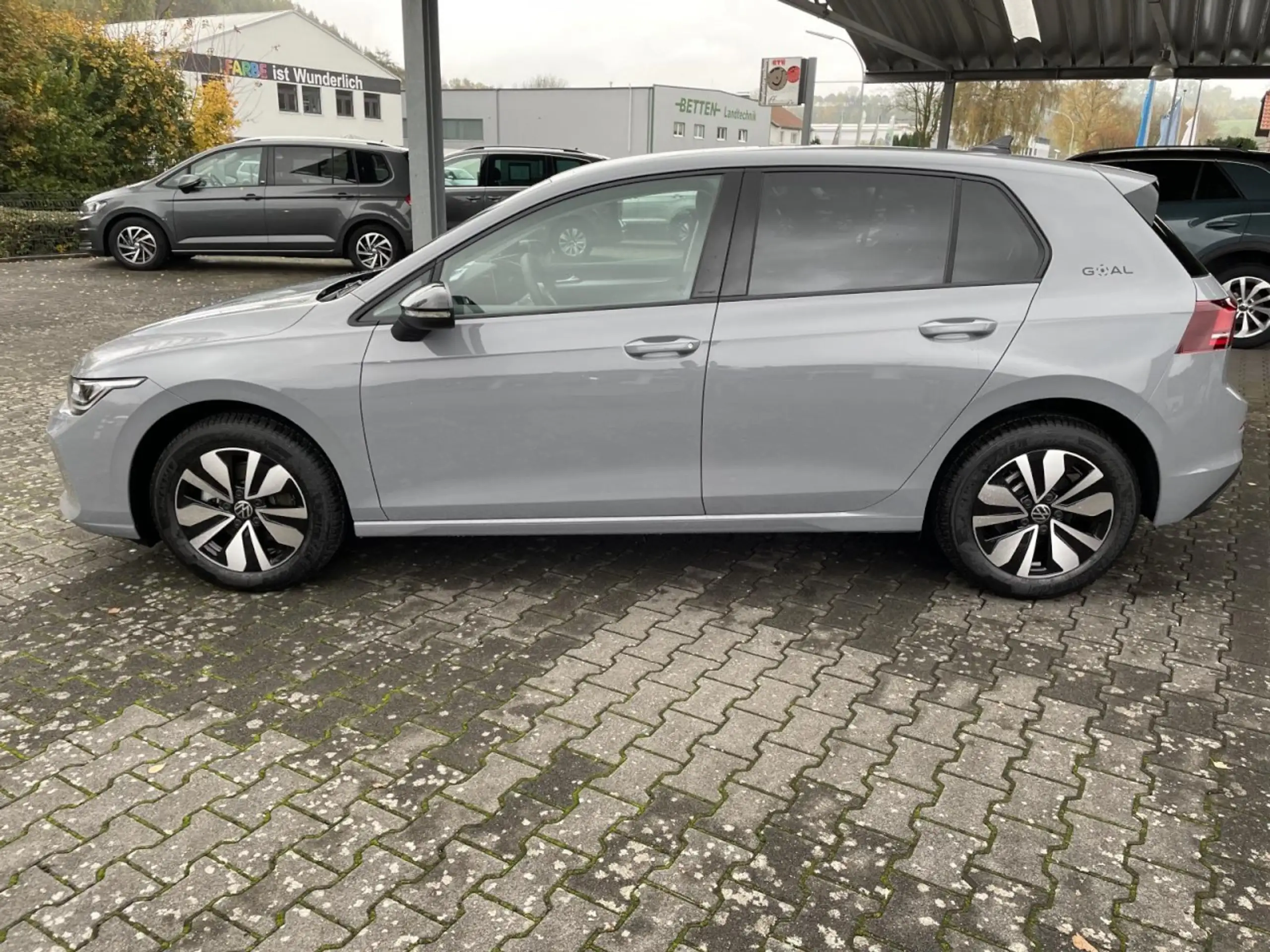 Volkswagen - Golf