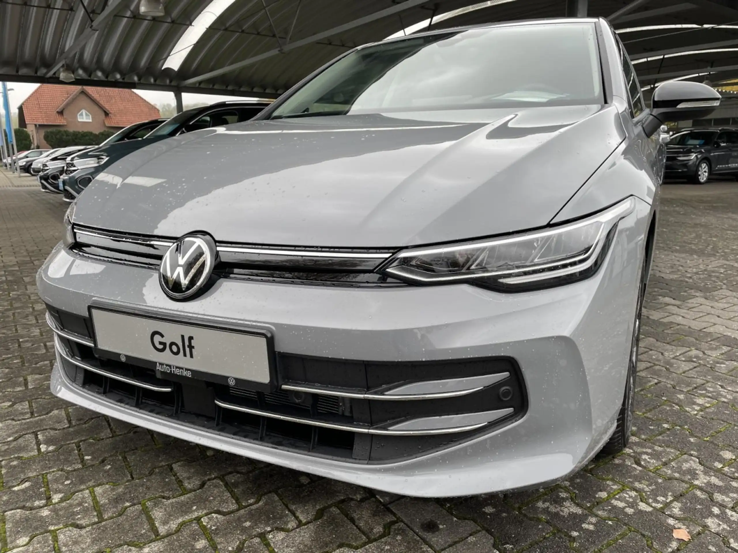 Volkswagen - Golf