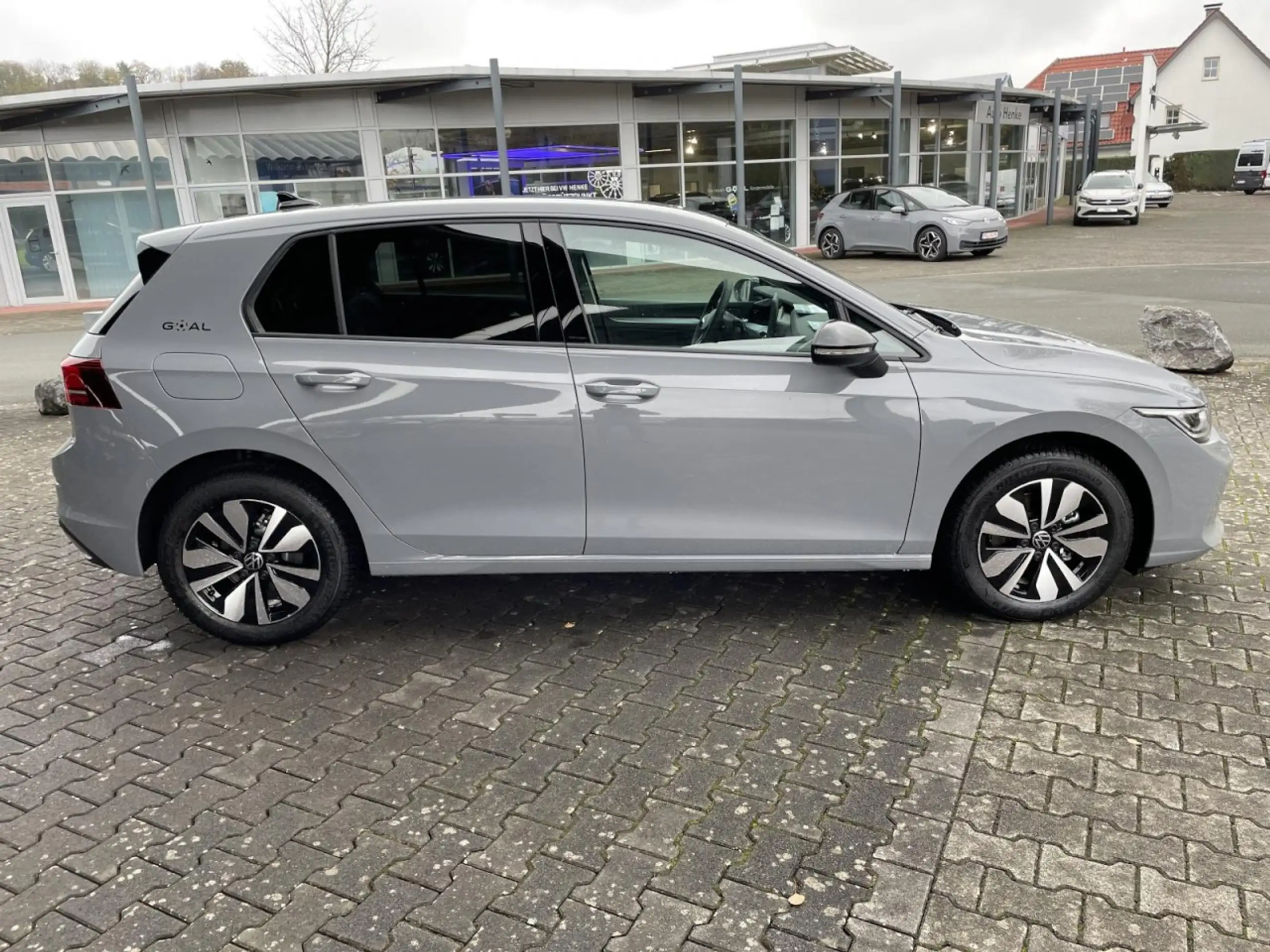 Volkswagen - Golf