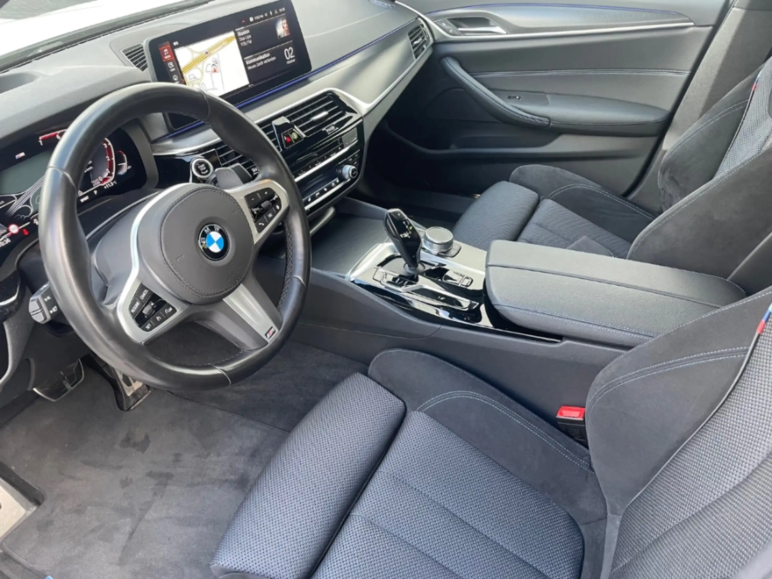 BMW - 520