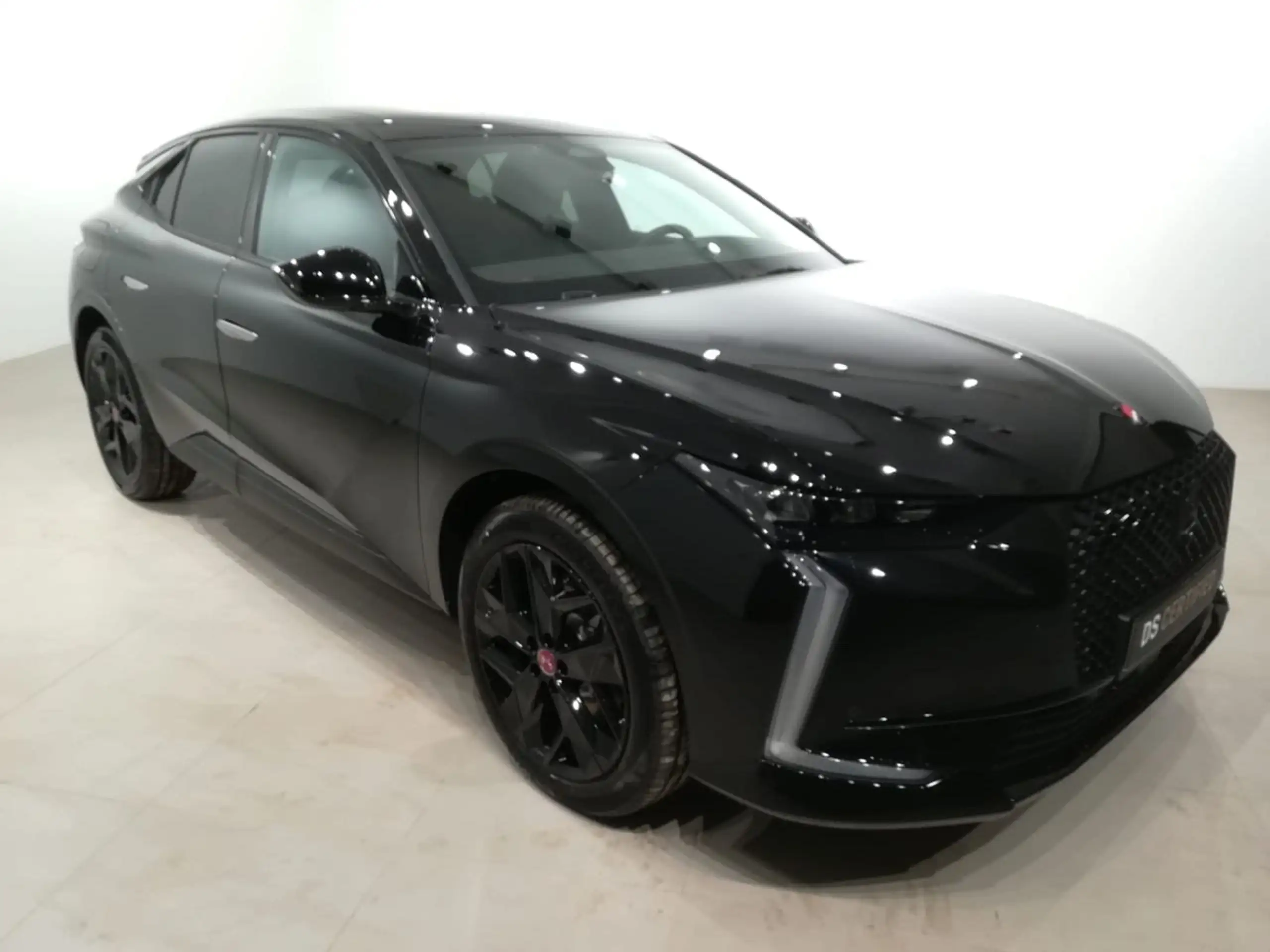 DS Automobiles - DS 4