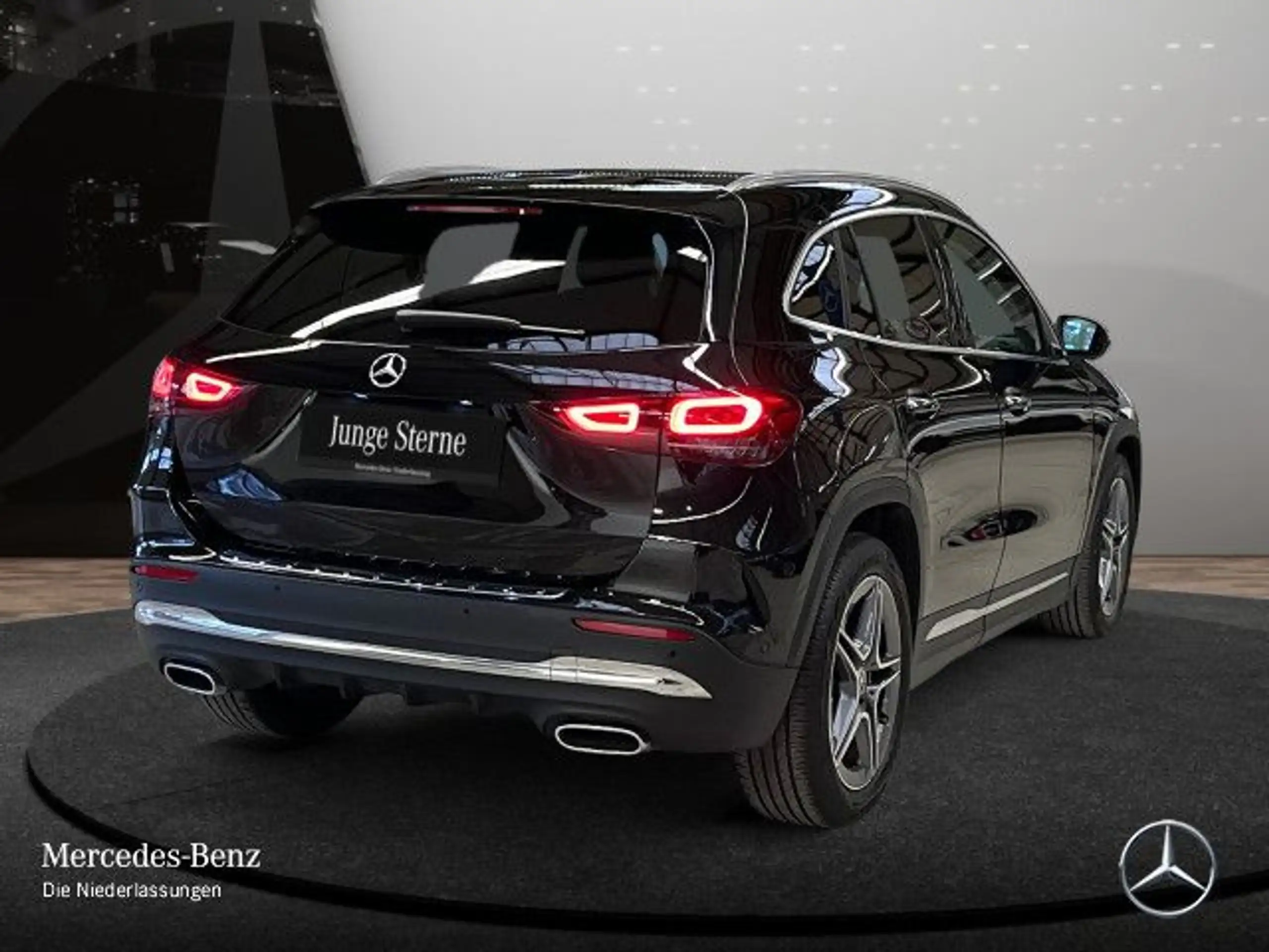 Mercedes-Benz - GLA 200