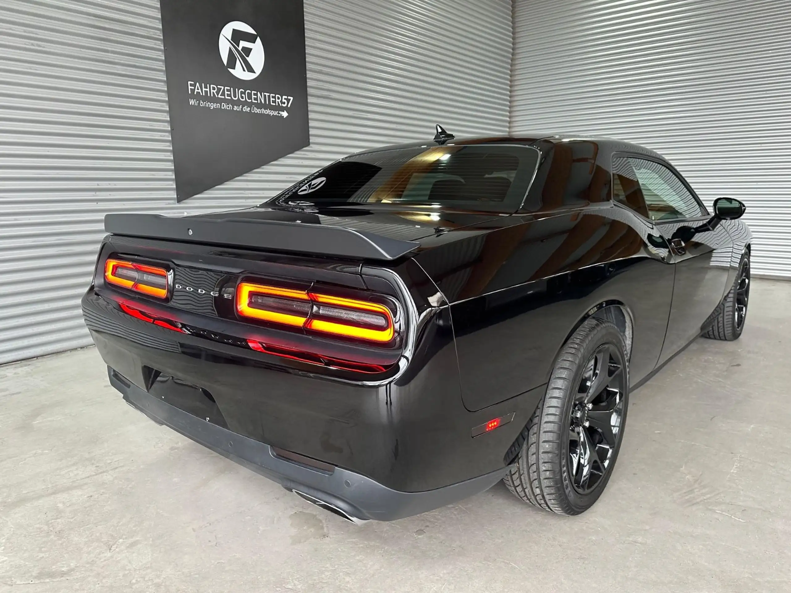 Dodge - Challenger