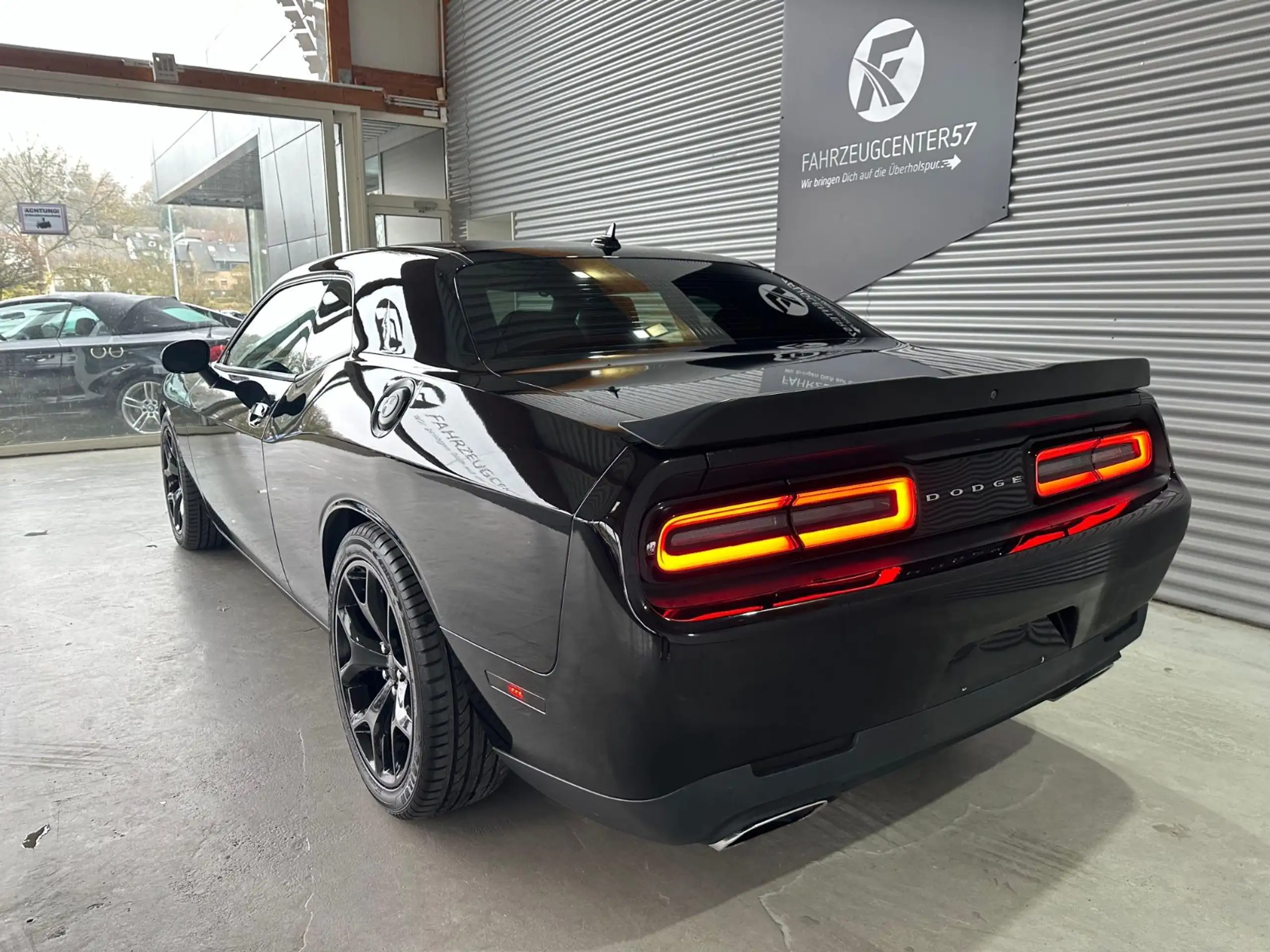 Dodge - Challenger