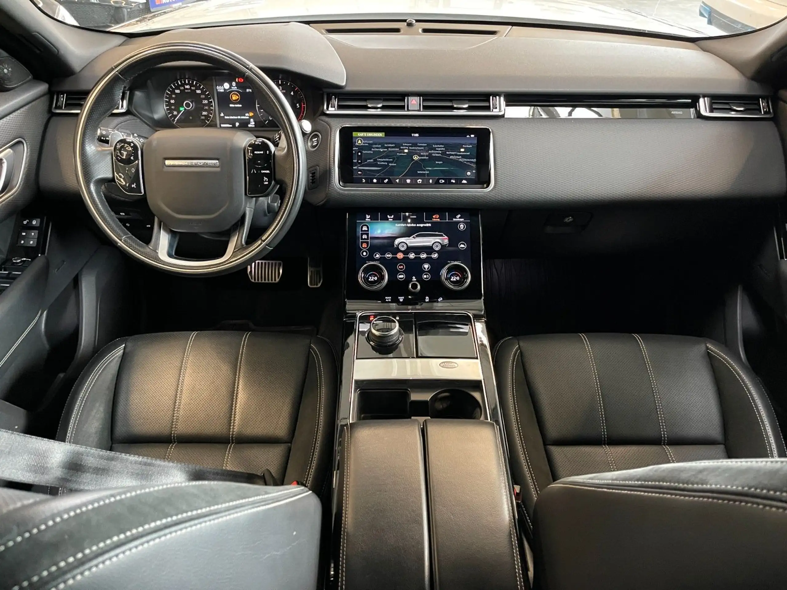 Land Rover - Range Rover Velar