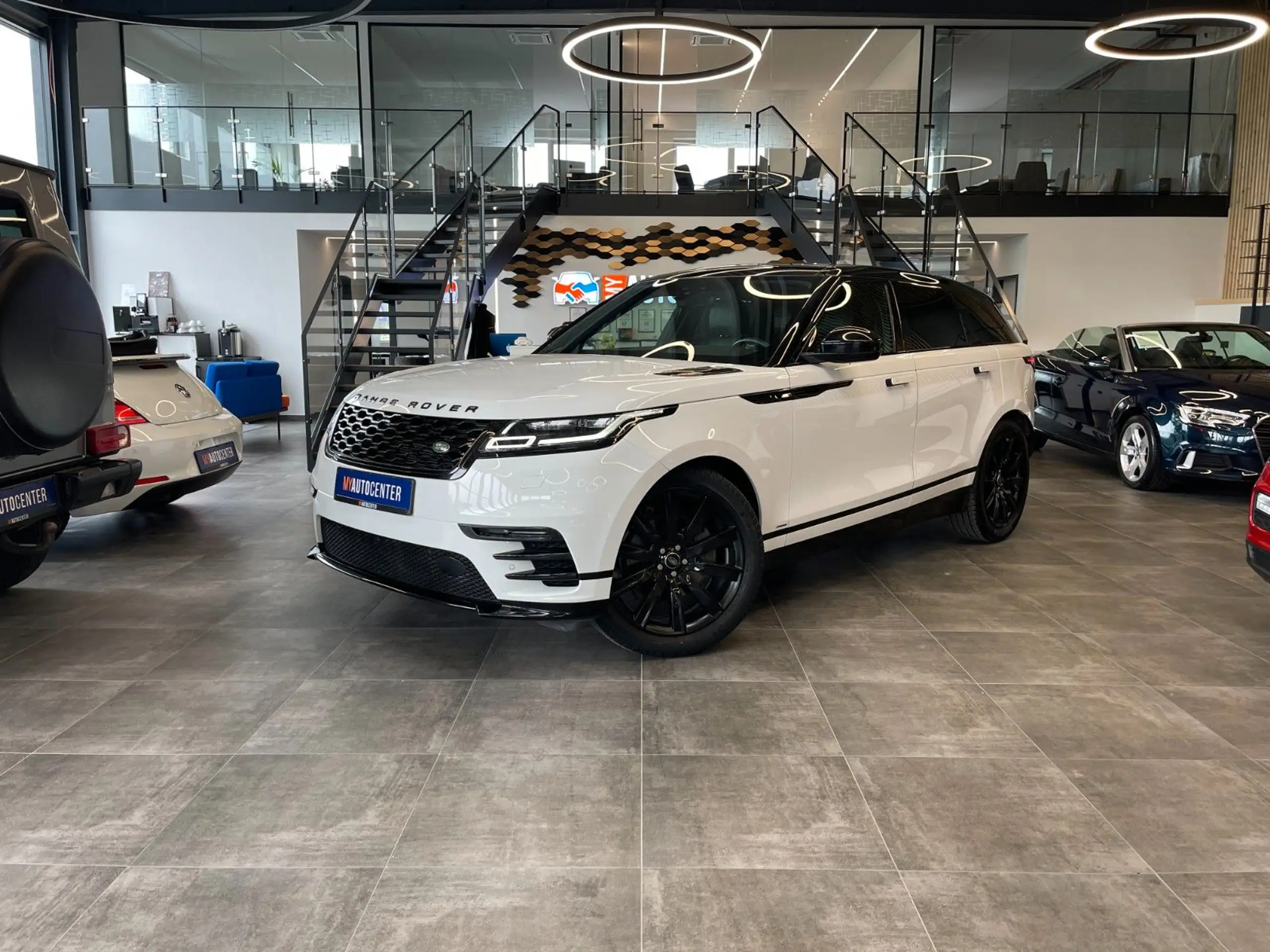 Land Rover - Range Rover Velar