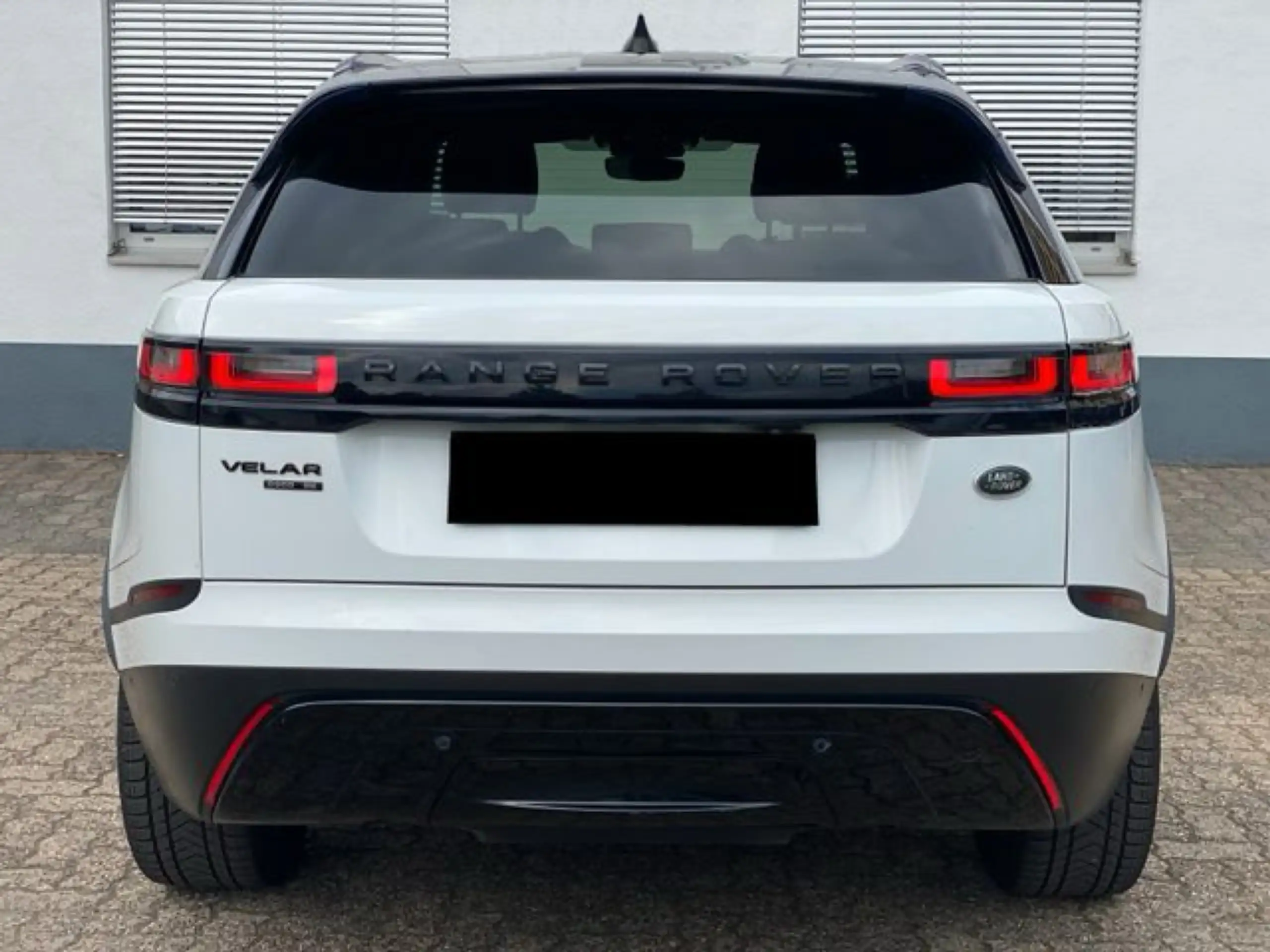 Land Rover - Range Rover Velar