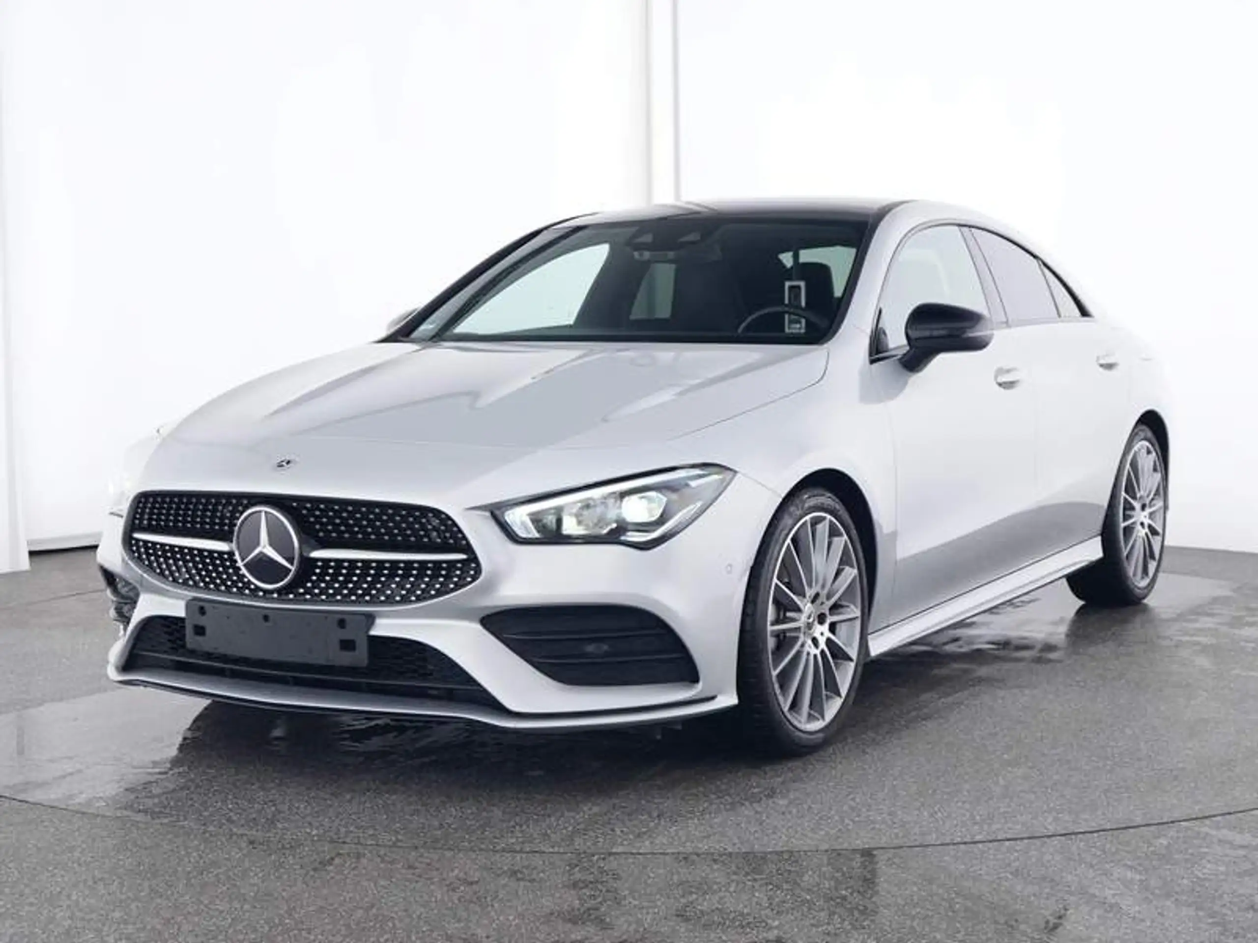 Mercedes-Benz - CLA 200