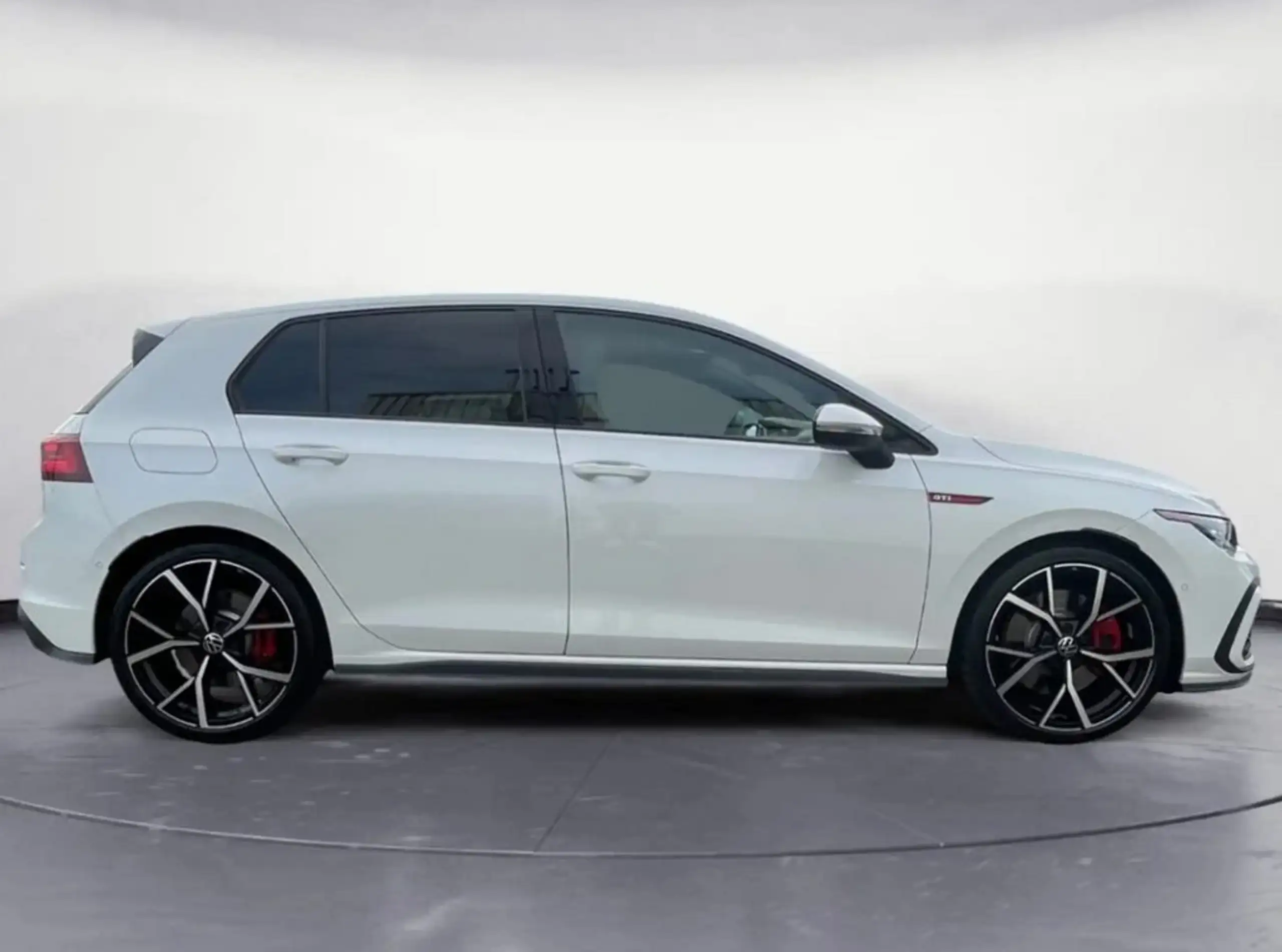 Volkswagen - Golf GTI