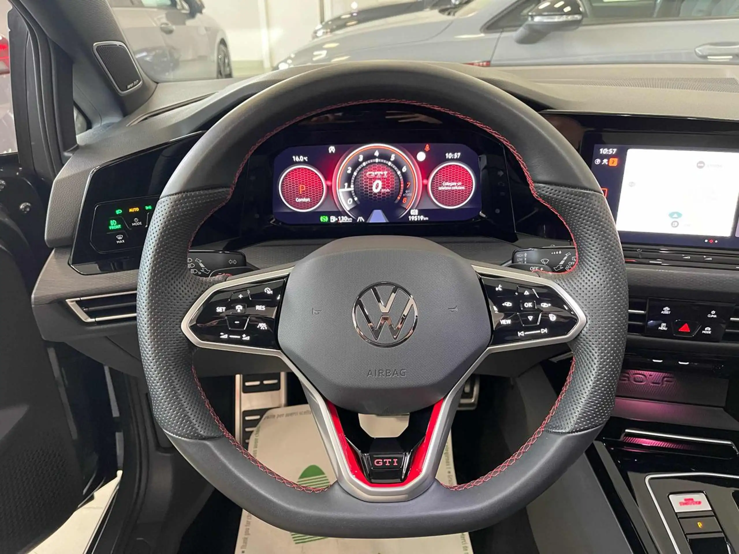 Volkswagen - Golf GTI