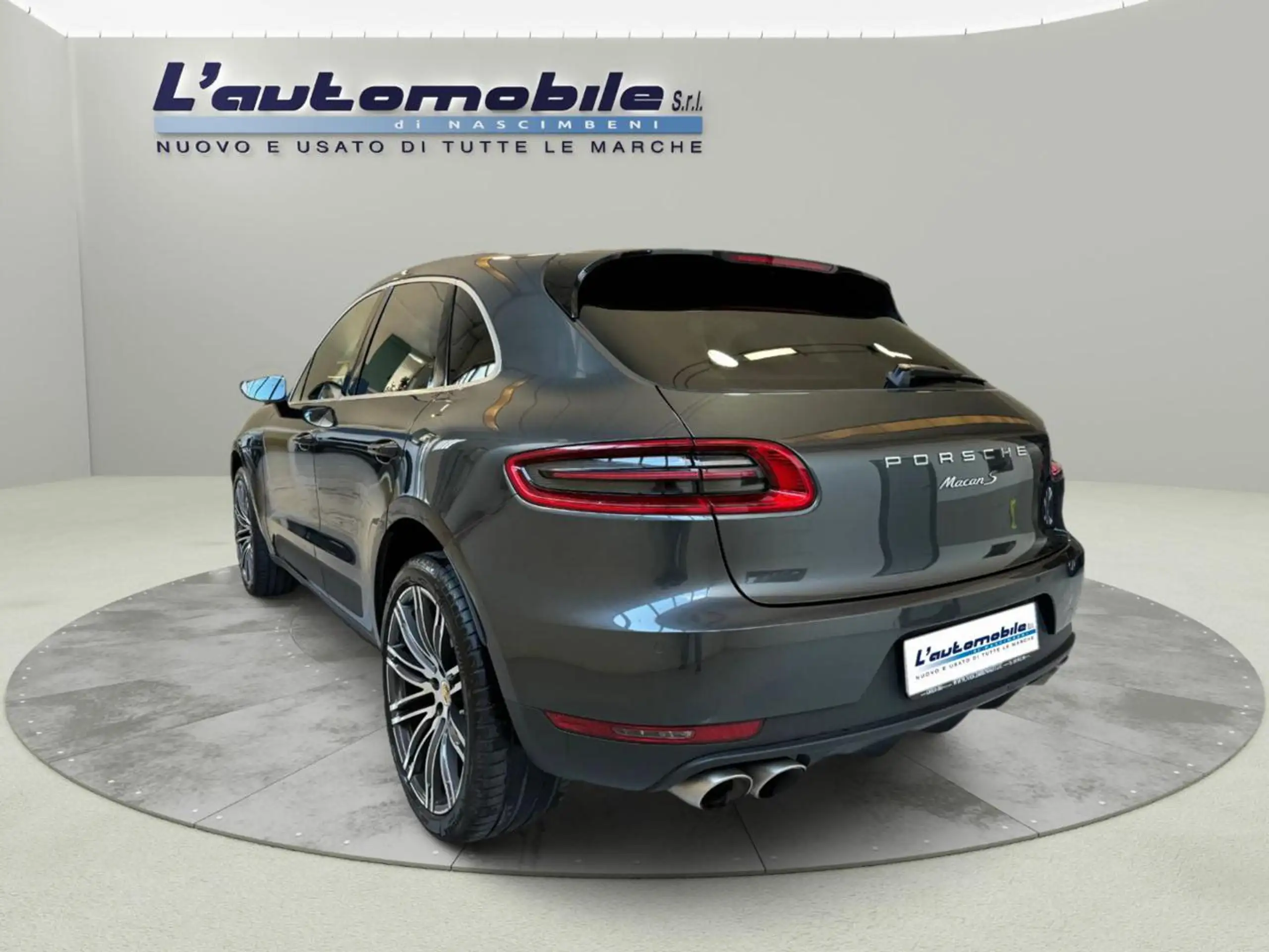 Porsche - Macan