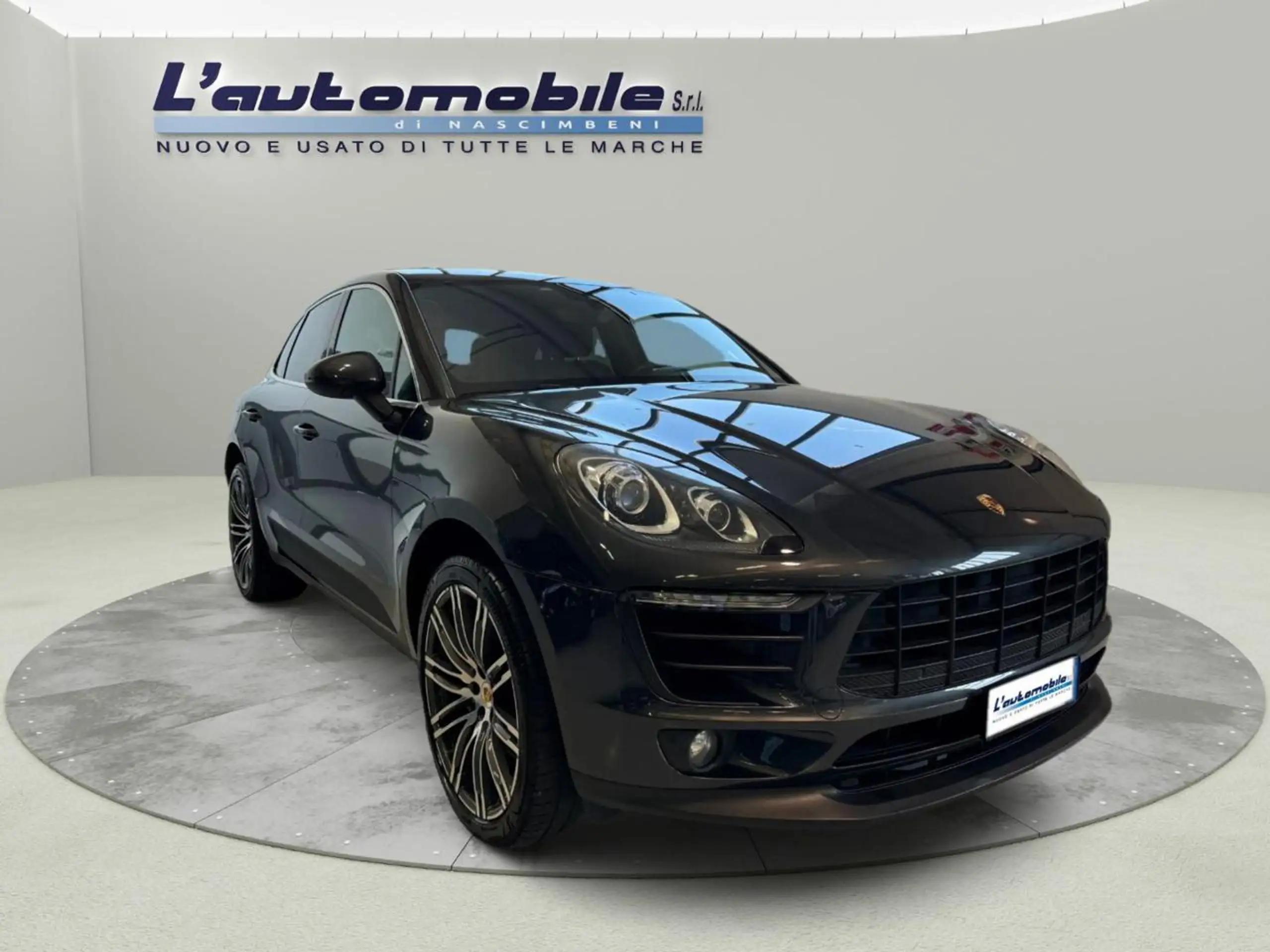 Porsche - Macan