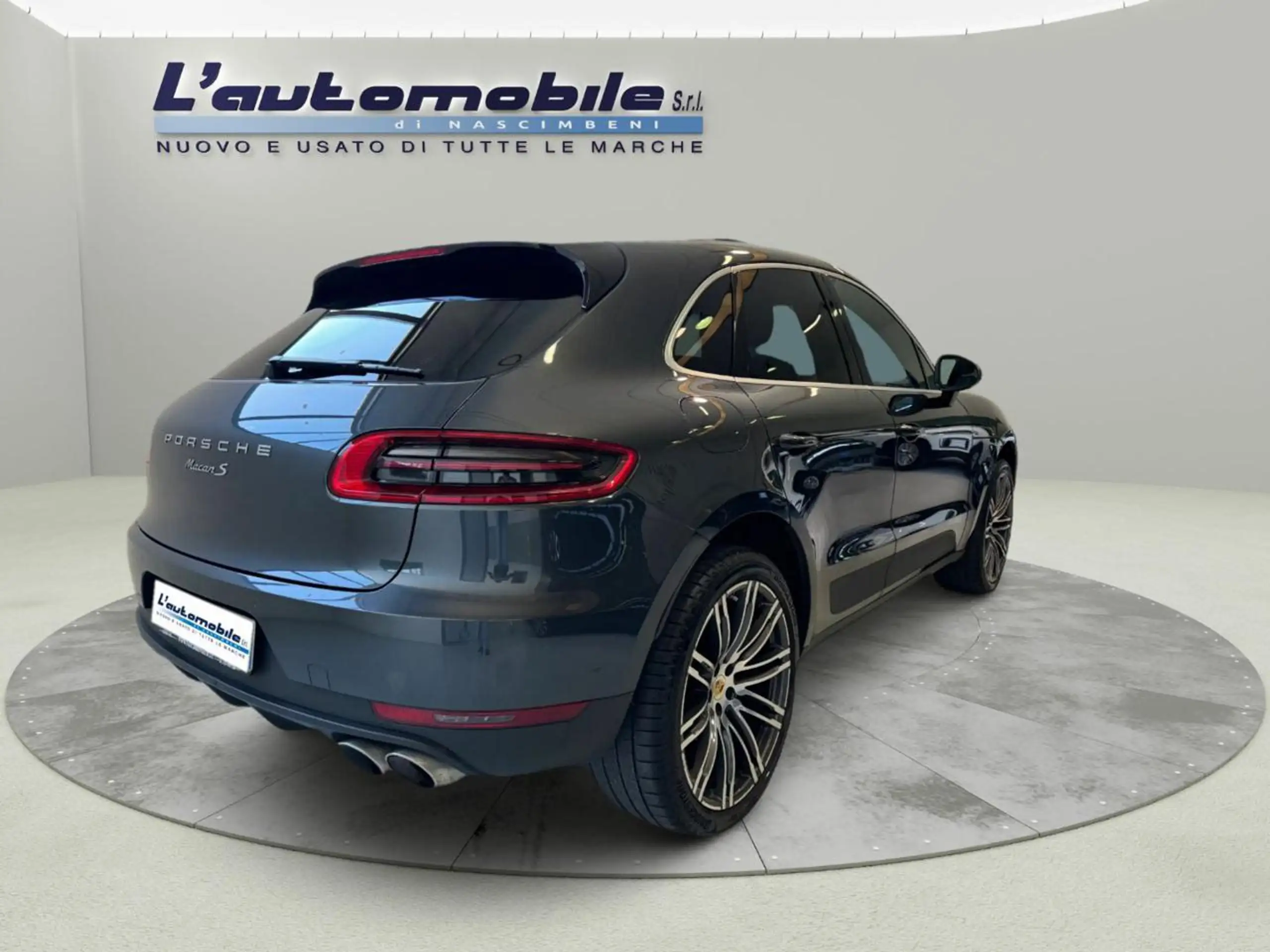 Porsche - Macan