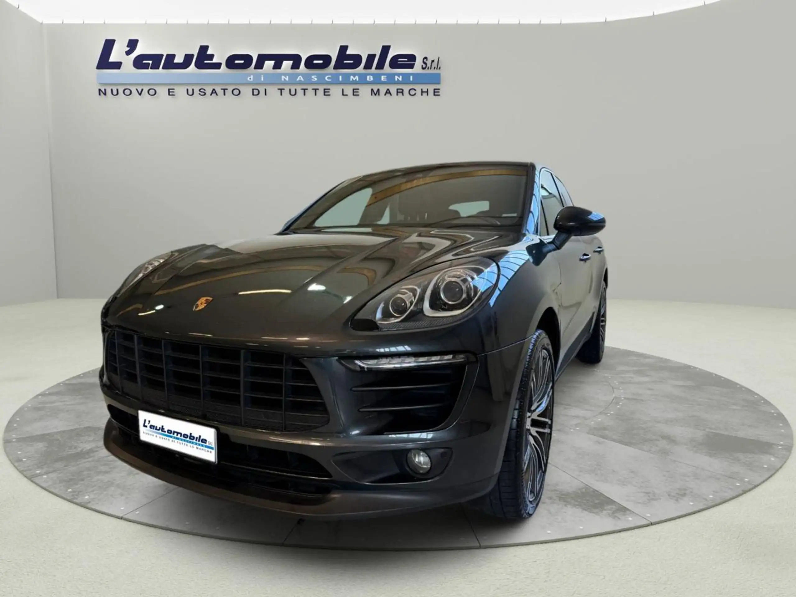 Porsche - Macan