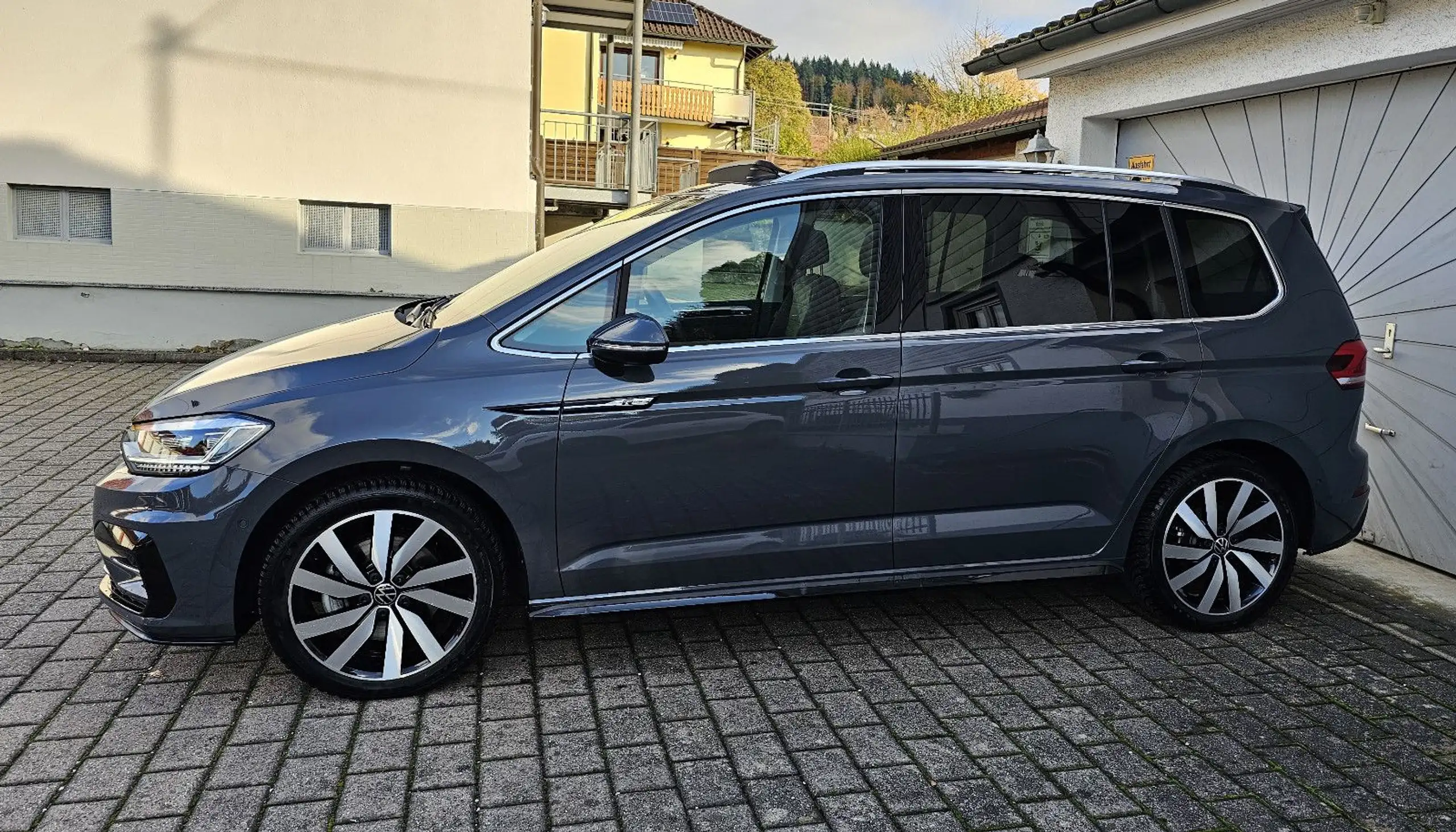 Volkswagen - Touran