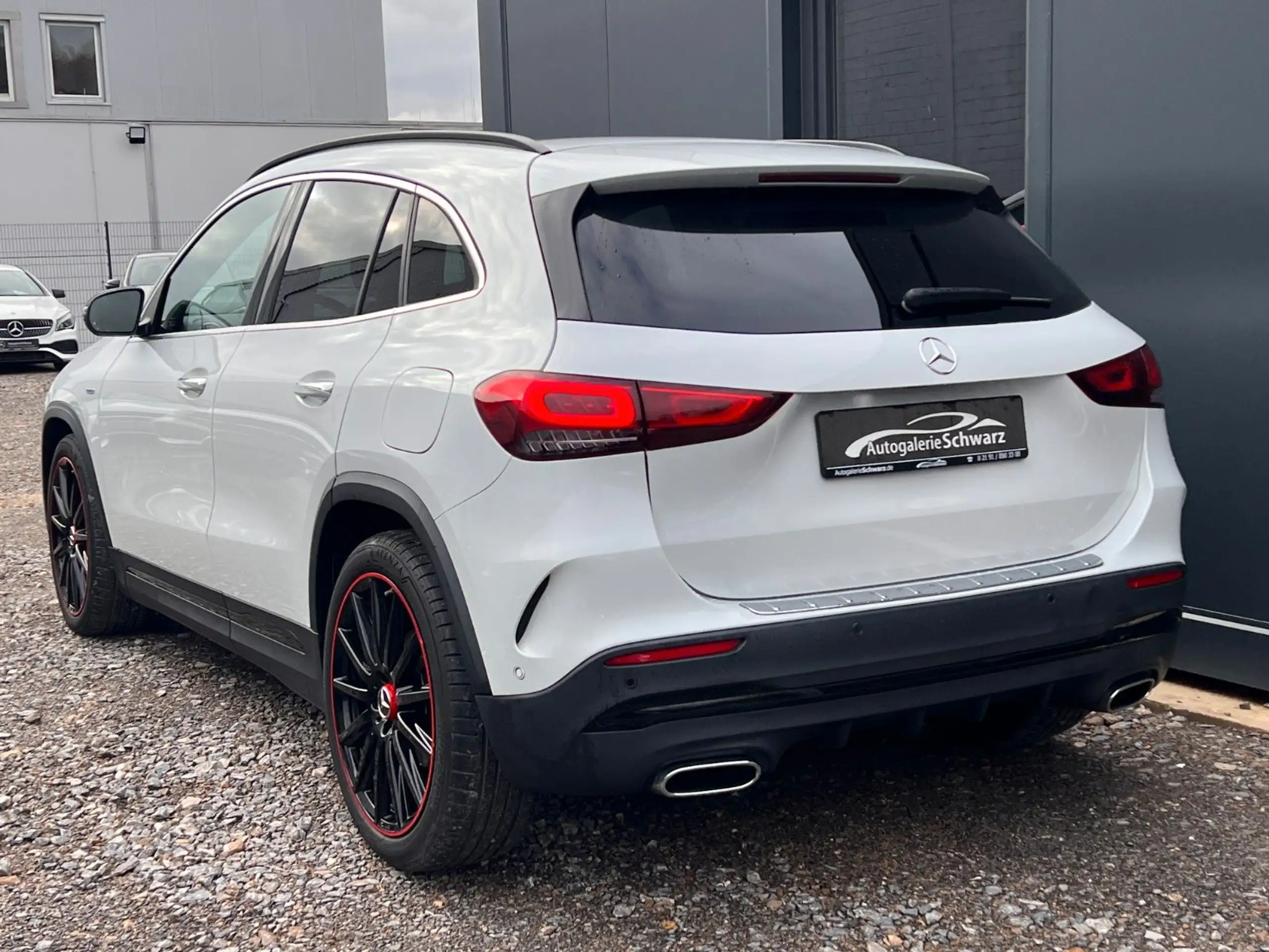 Mercedes-Benz - GLA 200