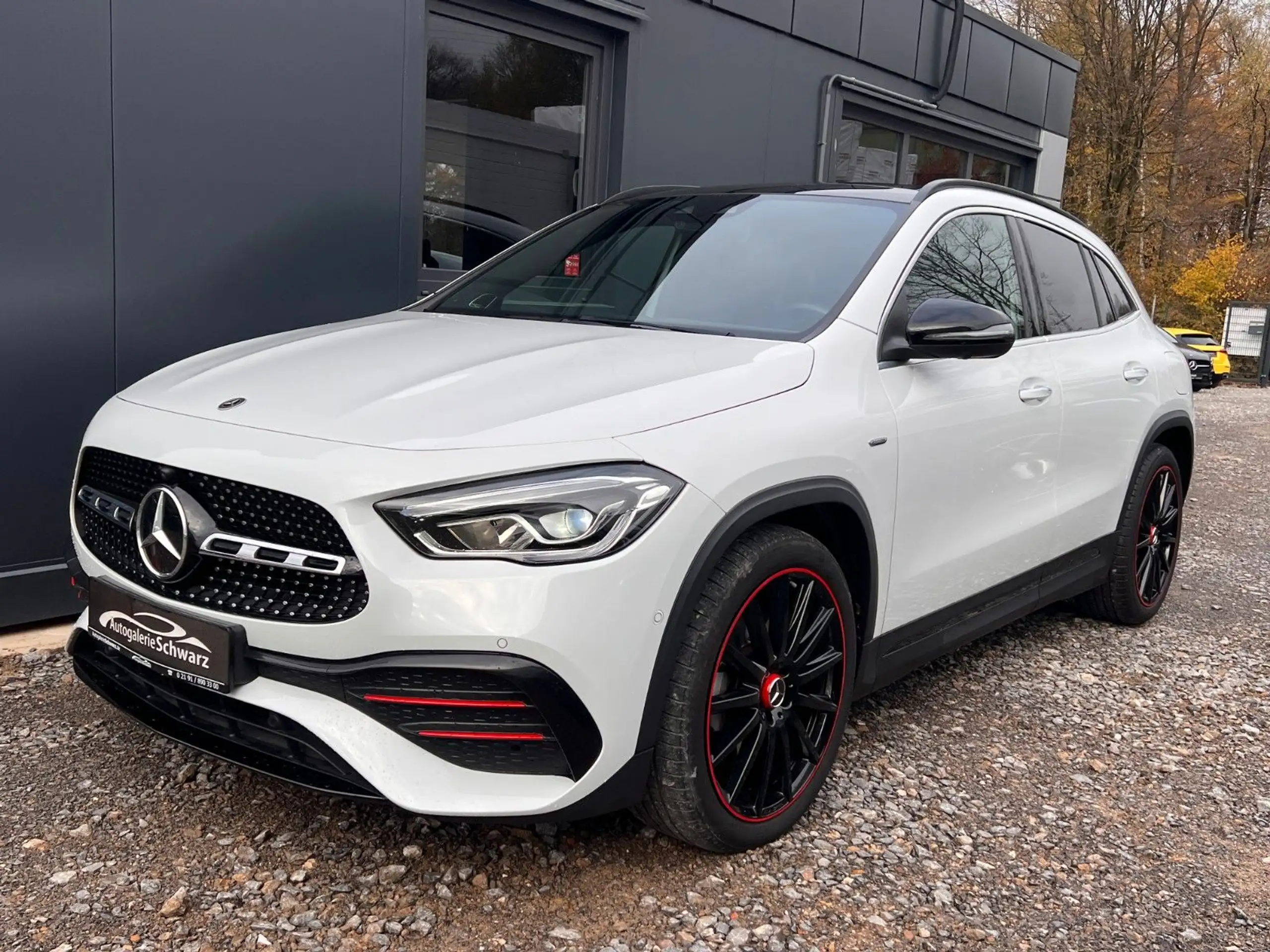 Mercedes-Benz - GLA 200