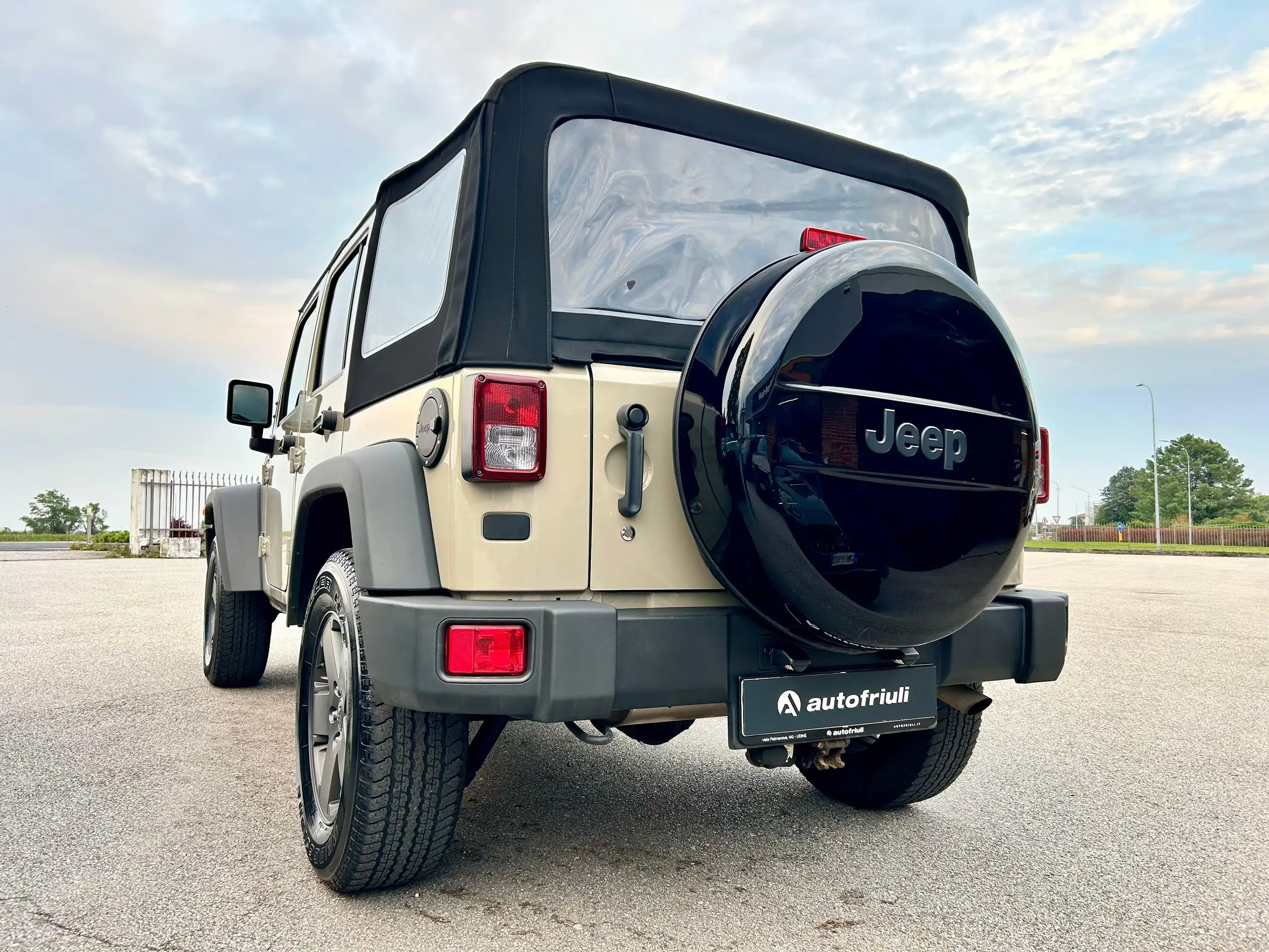 Jeep - Wrangler